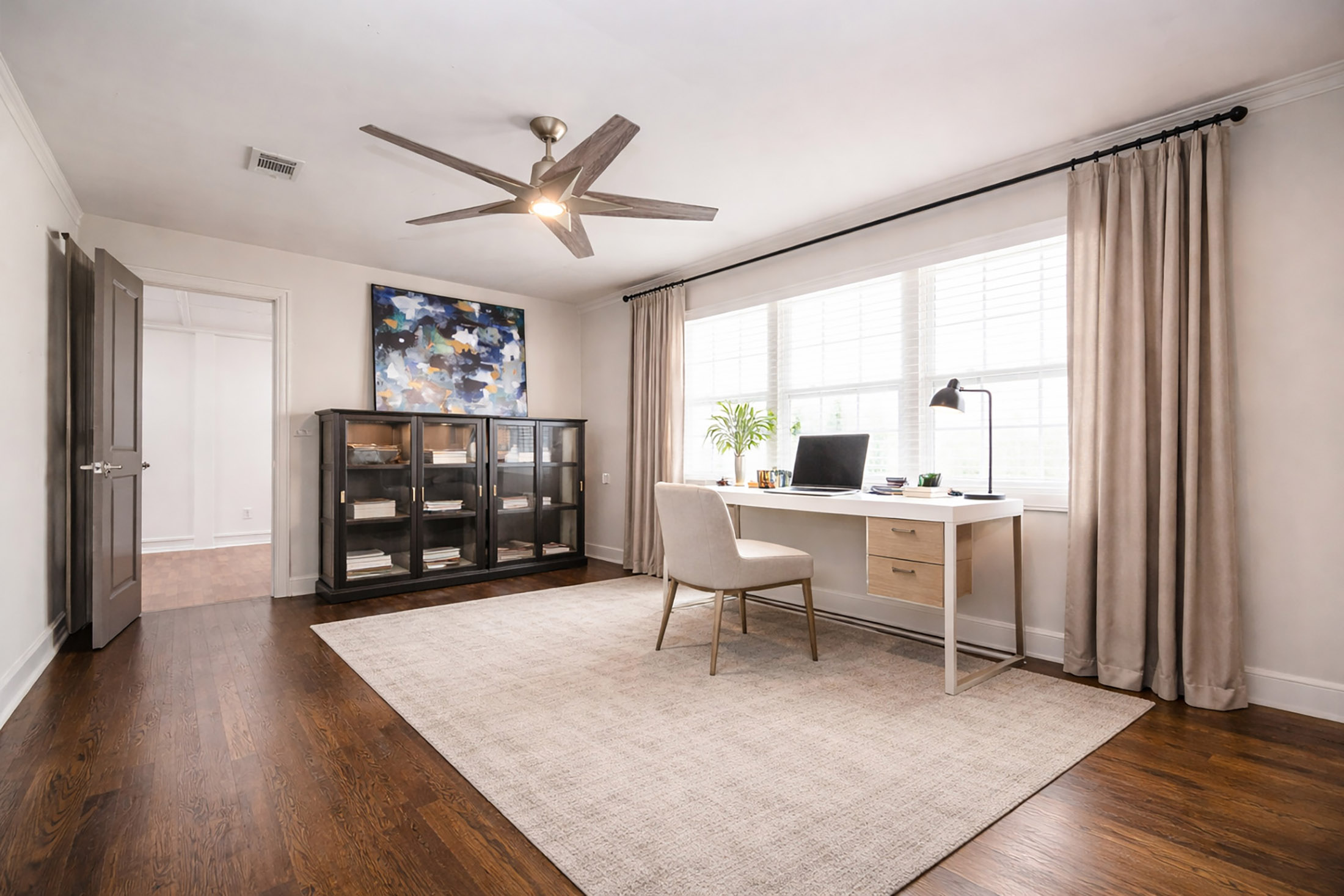  Beautiful Sprawling Ranch Set on an Expansive Corner Lot - 物件實景