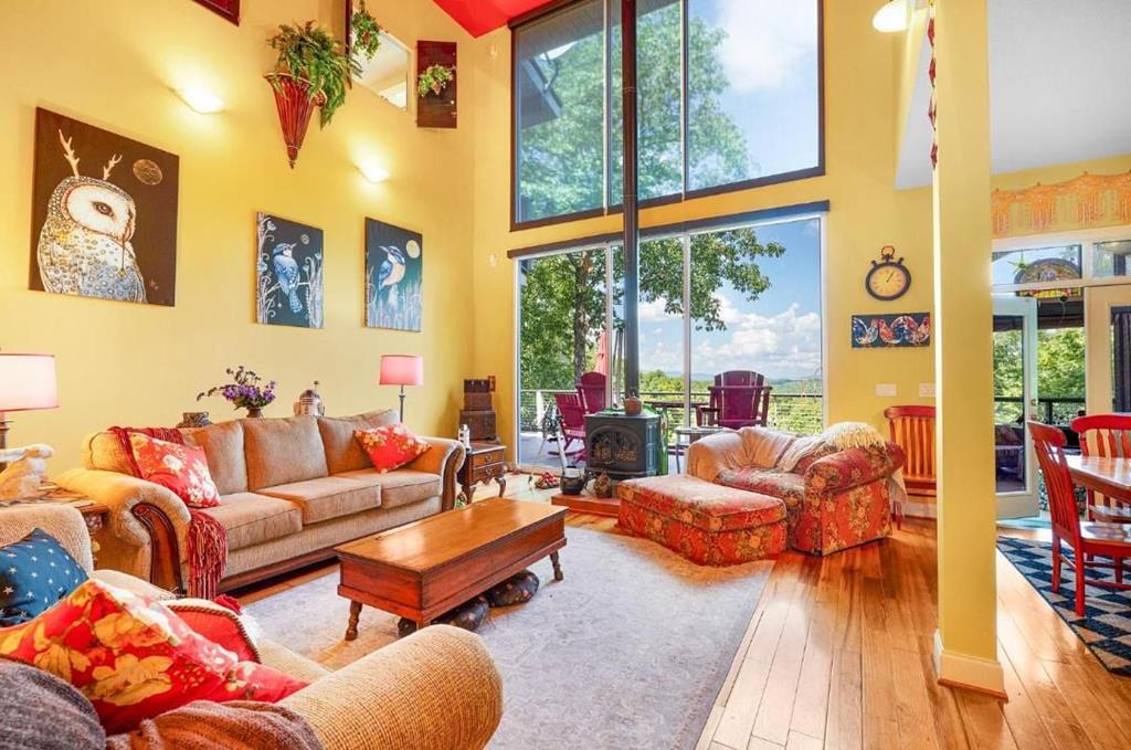 Blue Ridge, Georgia, 30513, United States, 5 Bedrooms Bedrooms, ,5 BathroomsBathrooms,Residential,For Sale,1859095
