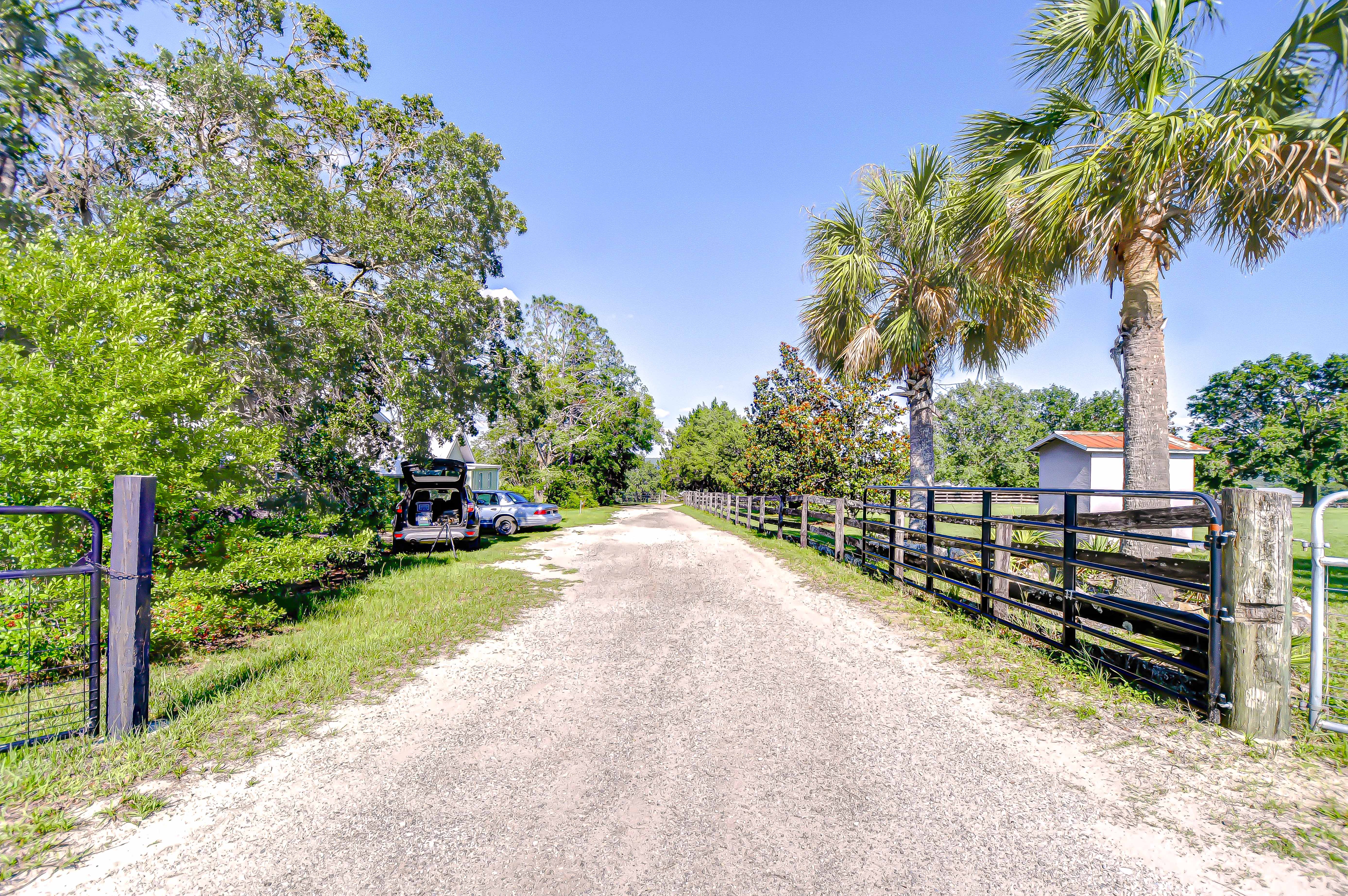 Dade City, Florida, 33523, United States, 4 Bedrooms Bedrooms, ,3 BathroomsBathrooms,Residential,For Sale,1873323