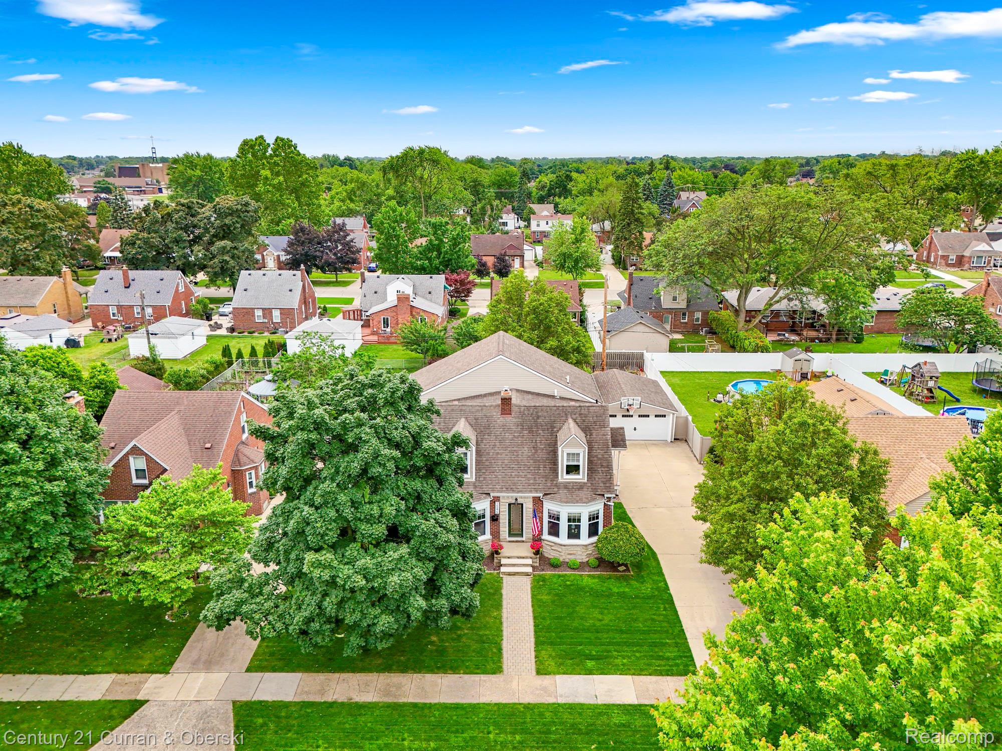 Allen Park, Michigan, 48101, United States, 4 Bedrooms Bedrooms, ,4 BathroomsBathrooms,Residential,For Sale,1982178