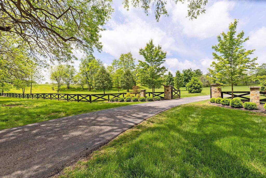 Pataskala, Ohio, 43062, United States, 4 Bedrooms Bedrooms, ,7 BathroomsBathrooms,Residential,For Sale,1829536