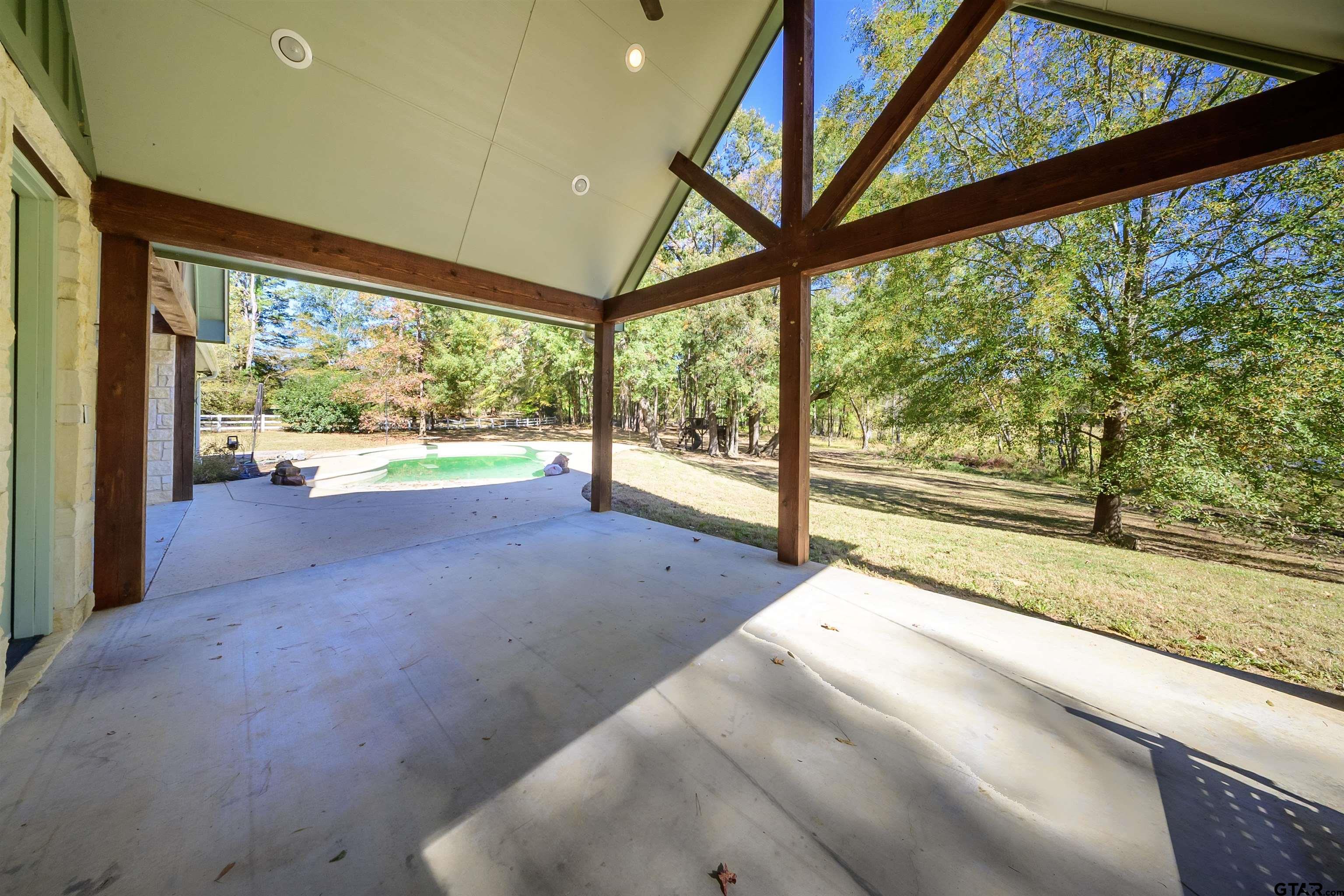 Lindale, Texas, 75771, United States, 4 Bedrooms Bedrooms, ,4 BathroomsBathrooms,Residential,For Sale,1992083