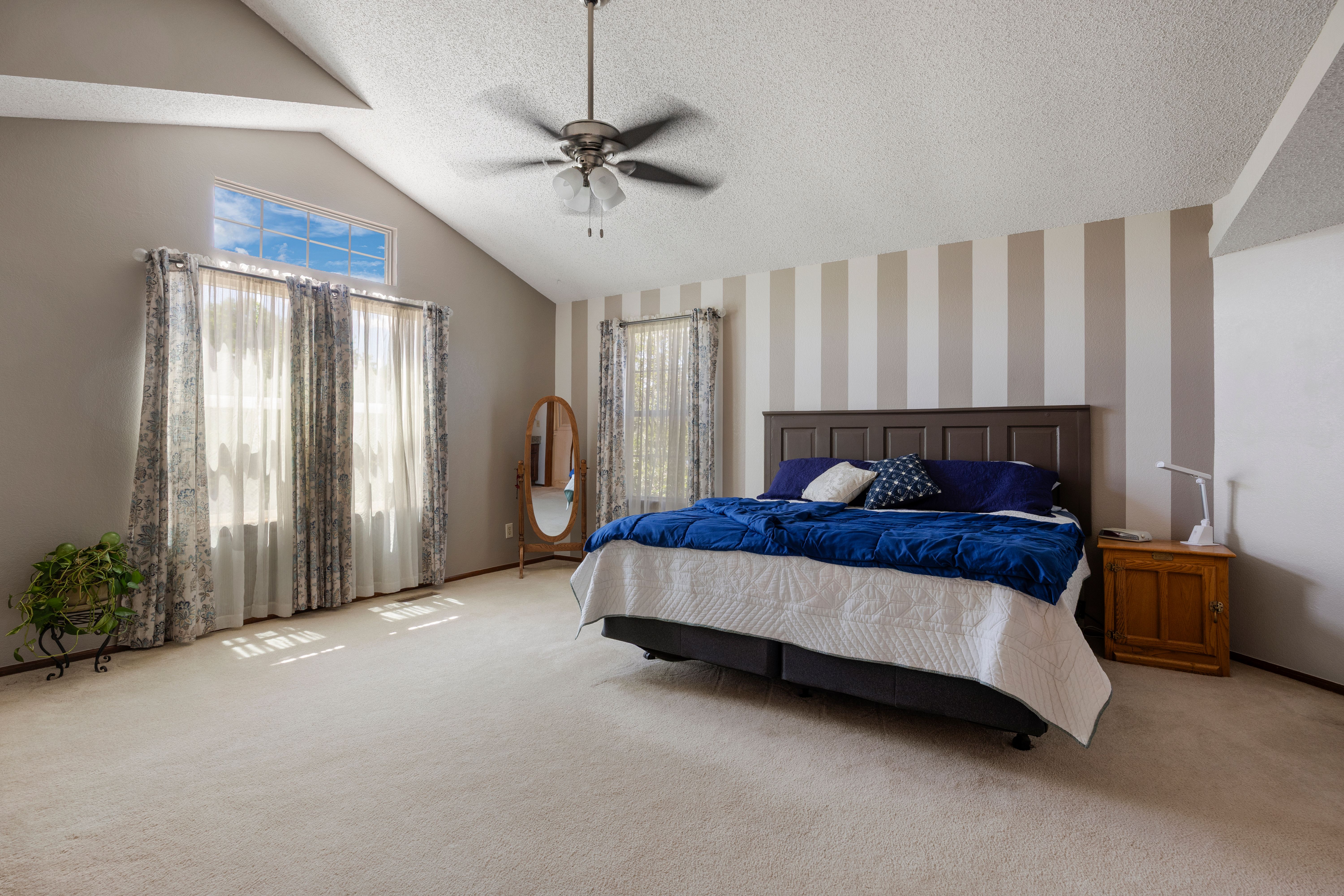  Wonderful 2 Story with finished walk-out basement. - 物件實景