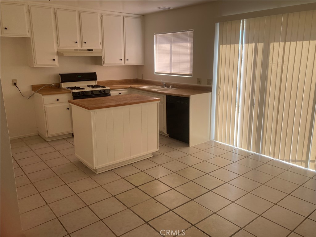 Apple Valley, California, 92308, United States, ,Residential,For Sale,2010974