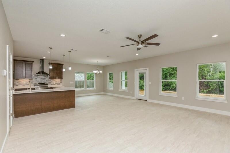 Crestview, Florida, 32539, United States, 4 Bedrooms Bedrooms, ,4 BathroomsBathrooms,Residential,For Sale,1911997