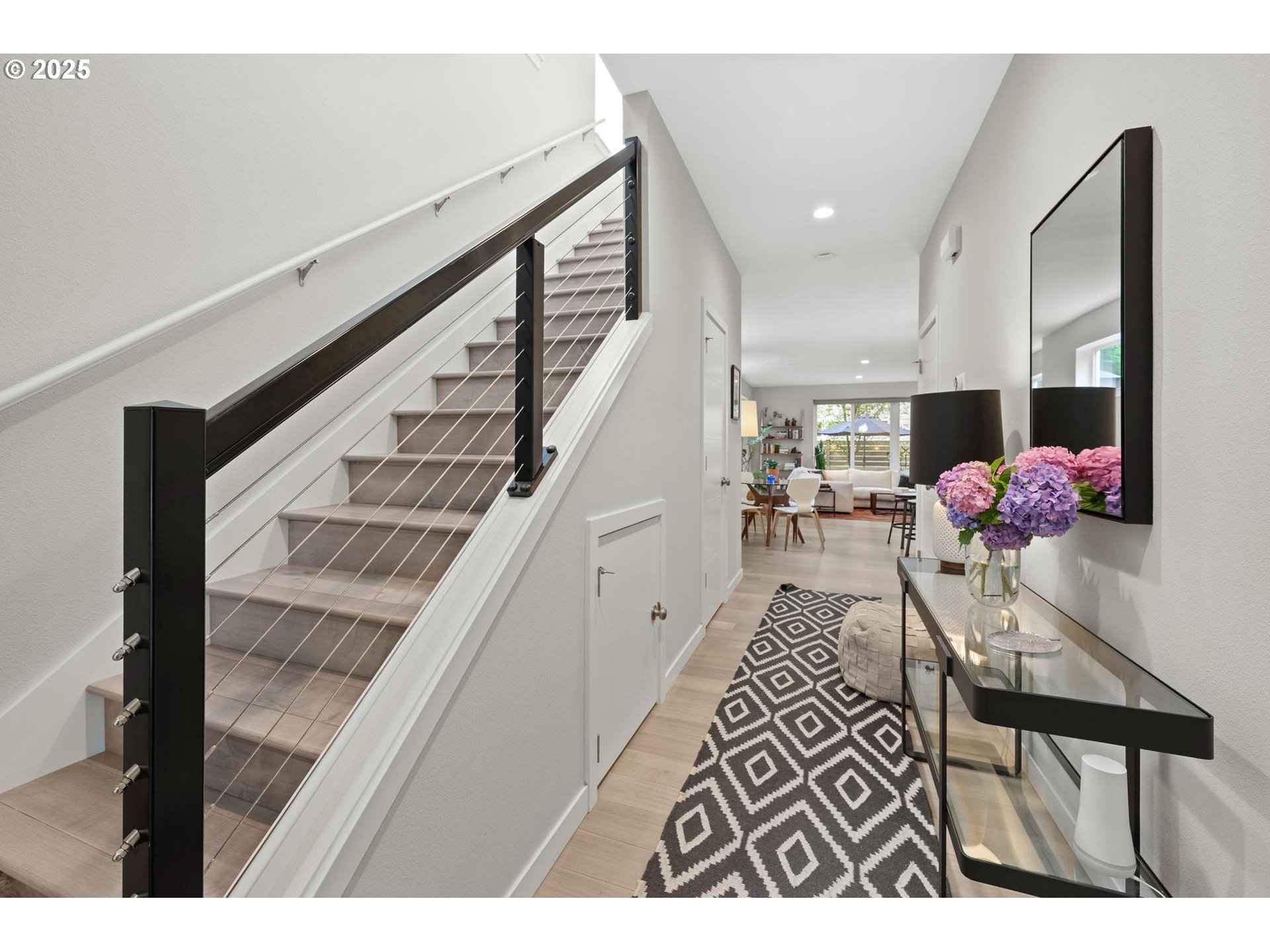 Portland, Oregon, 97211, United States, 3 Bedrooms Bedrooms, ,2 BathroomsBathrooms,Residential,For Sale,1926283