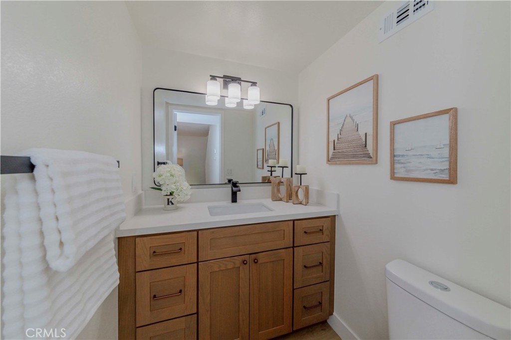 Fullerton, California, 92833, United States, 2 Bedrooms Bedrooms, ,3 BathroomsBathrooms,Residential,For Sale,1890982