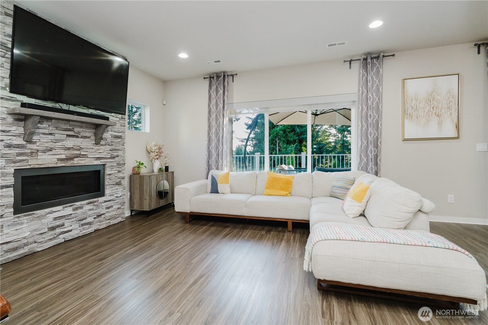 Bothell, Washington, 98021, United States, 5 Bedrooms Bedrooms, ,3 BathroomsBathrooms,Residential,For Sale,1900701