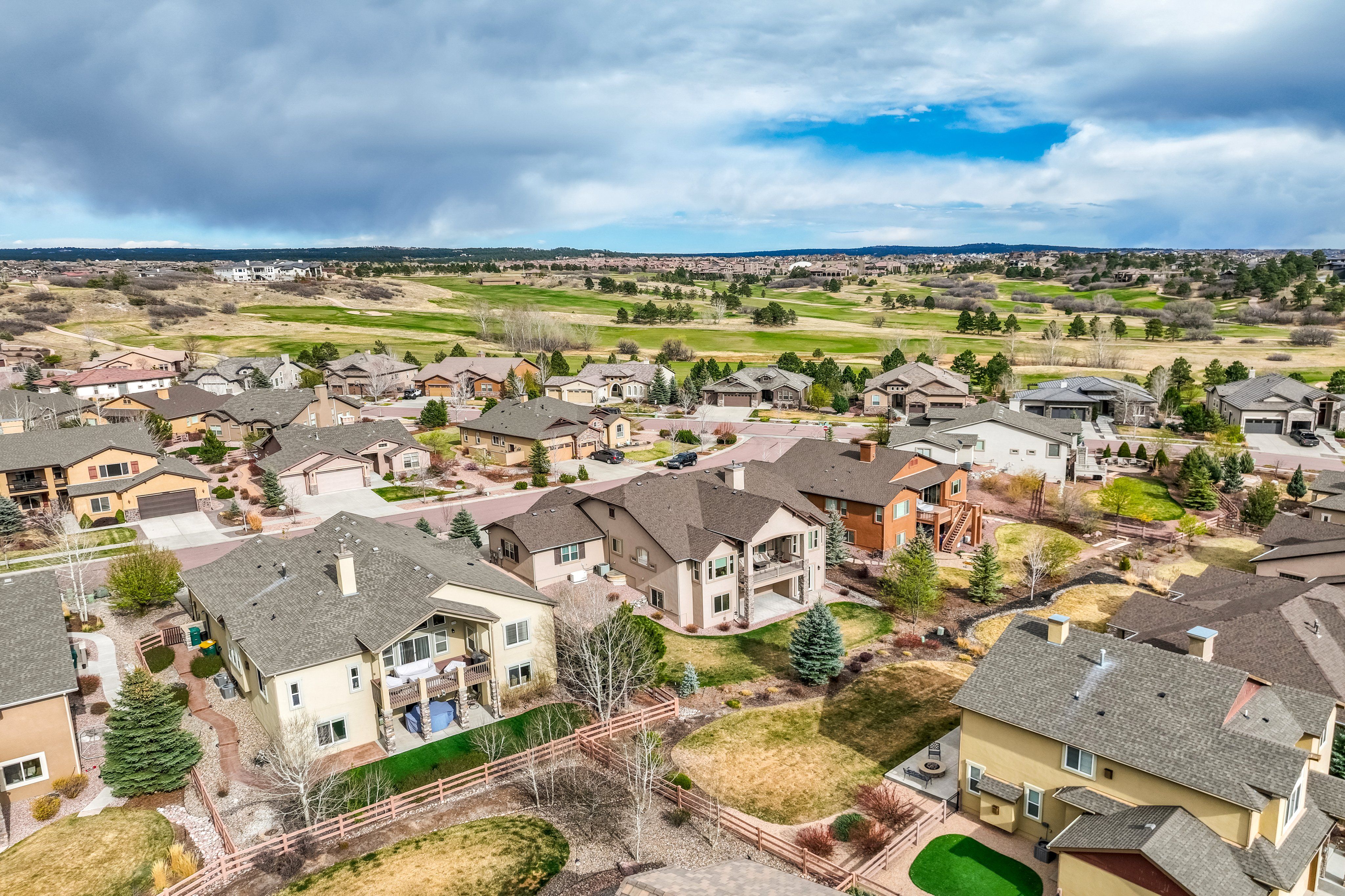  Elevated Living with Unmatched Pikes Peak Views in Flying Horse - 物件實景