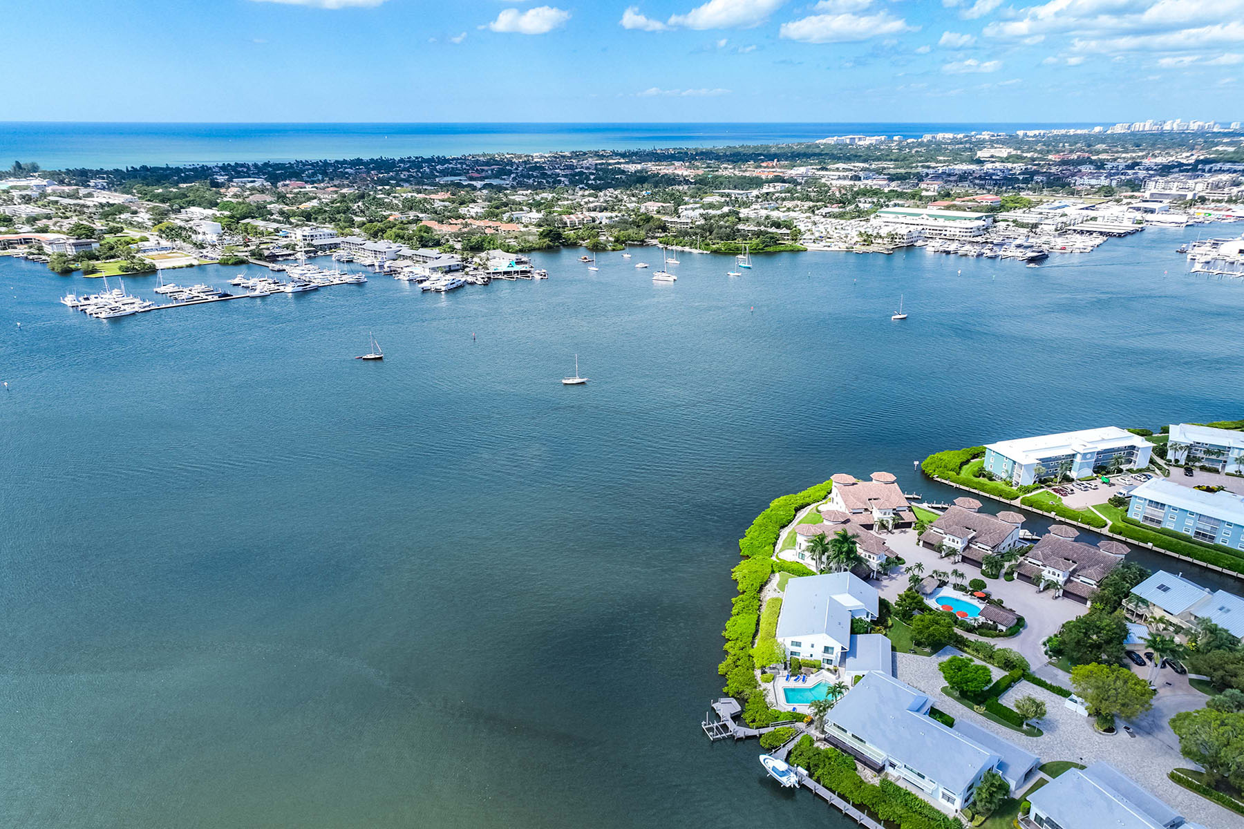  ROYAL HARBOR - BAYVIEW ESTATES - 物件實景