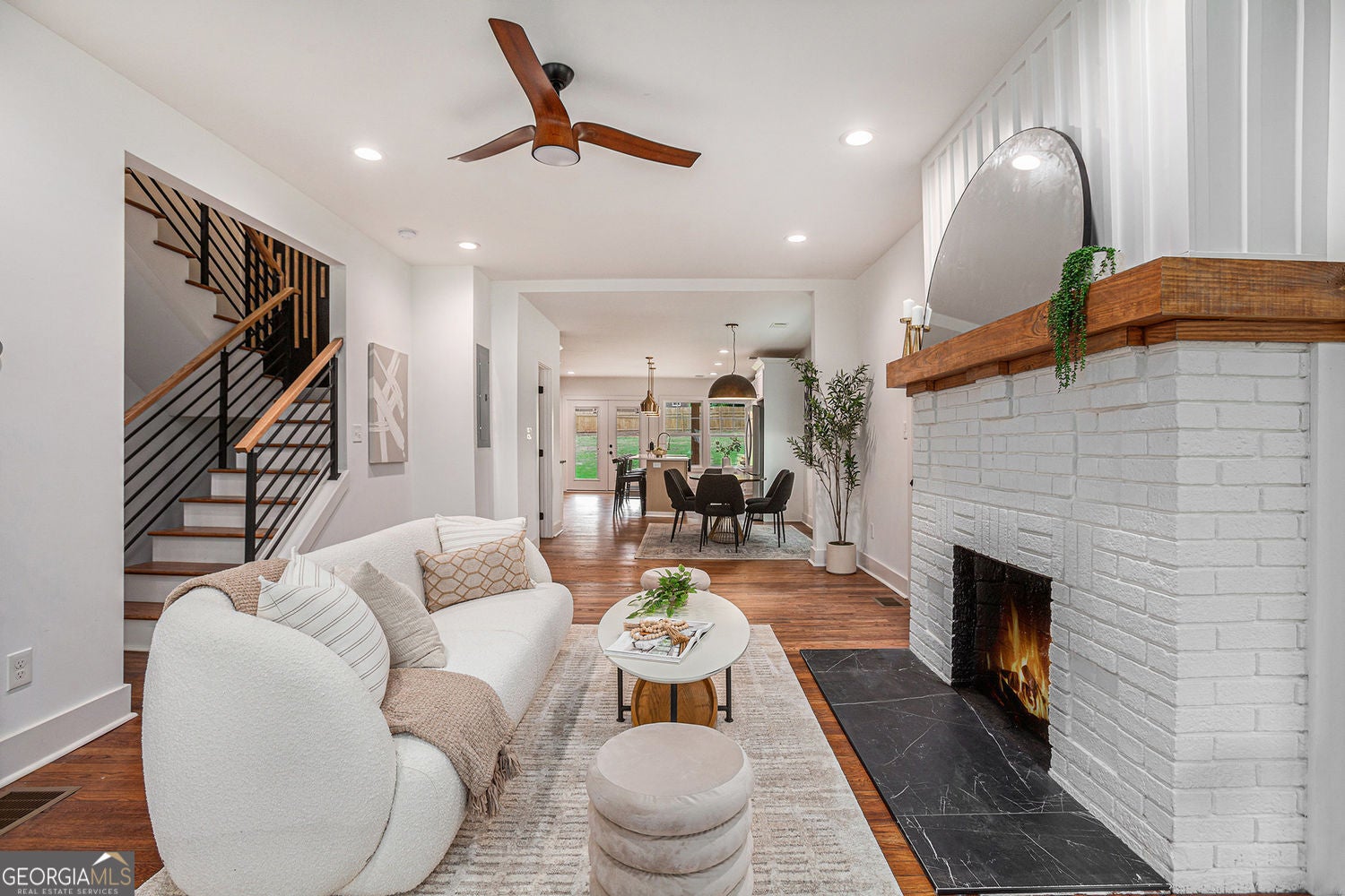 Atlanta, Georgia, 30310, United States, 4 Bedrooms Bedrooms, ,4 BathroomsBathrooms,Residential,For Sale,1893275