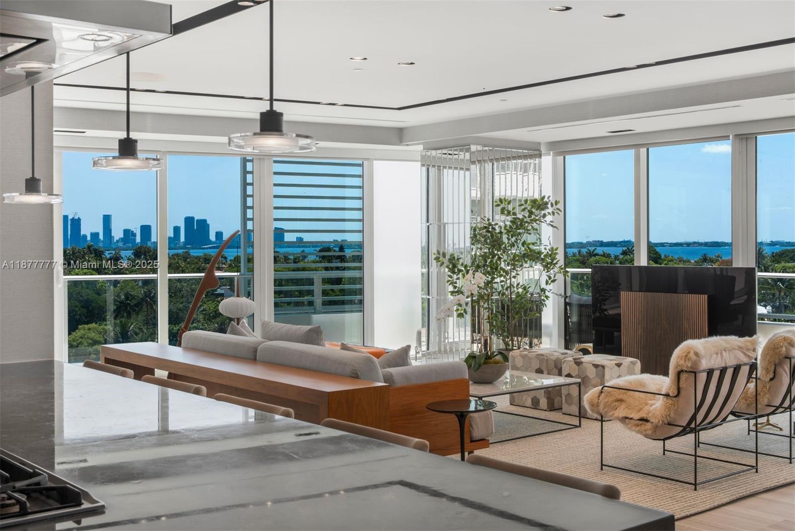 Miami Beach, Florida, 33140, United States, 4 Bedrooms Bedrooms, ,5 BathroomsBathrooms,Residential,For Sale,1948175