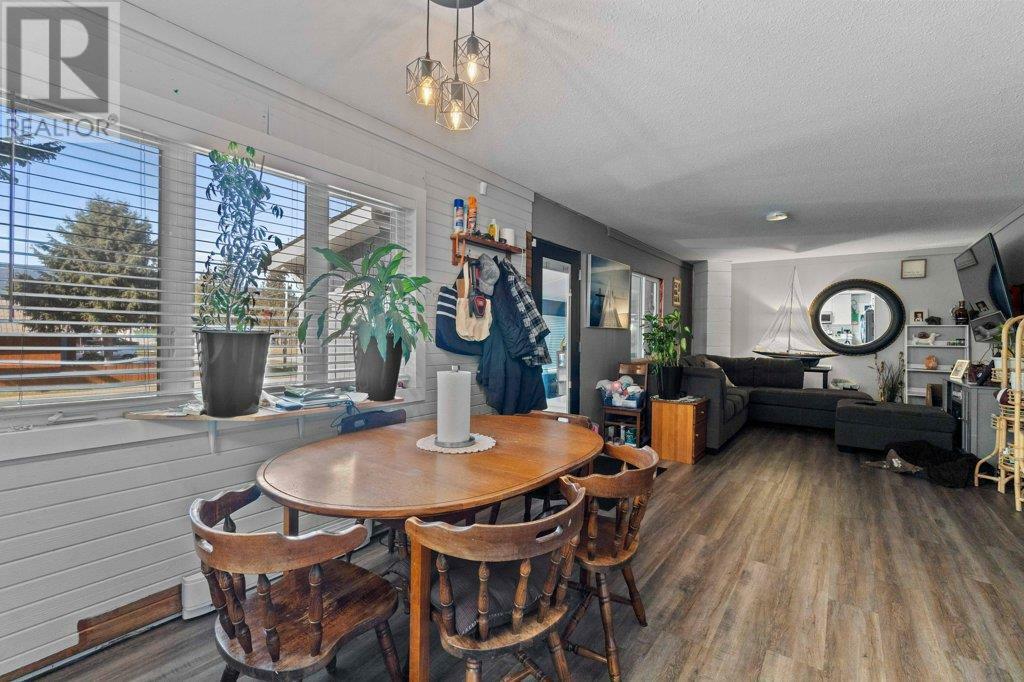 SICAMOUS, British Columbia, V0E 2V0, CA, 4 Bedrooms Bedrooms, ,2 BathroomsBathrooms,Residential,For Sale,1838473