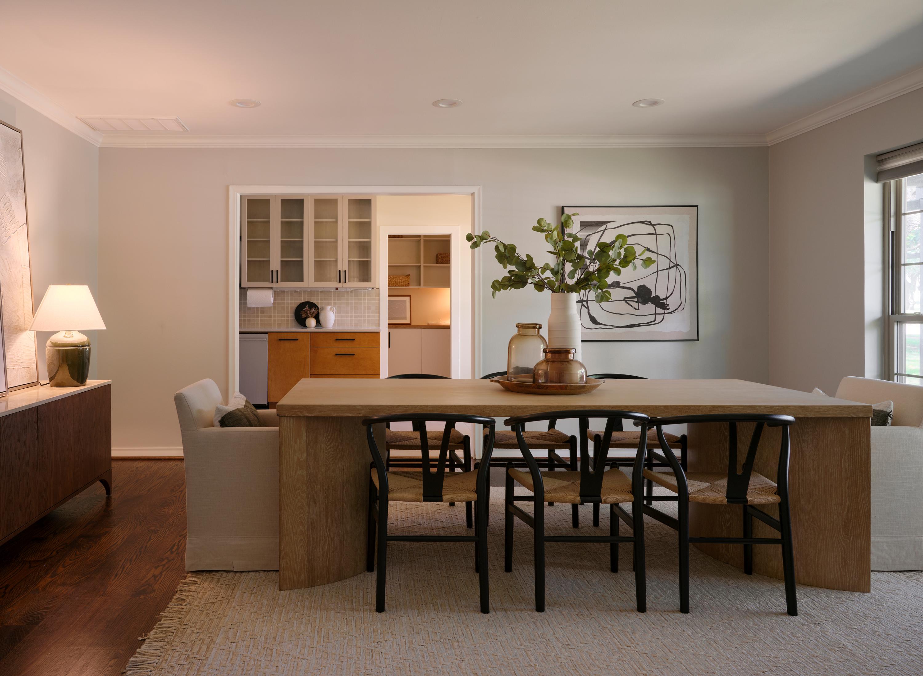  Spacious Home filled with Modern Updates and Original Charm - 物件實景