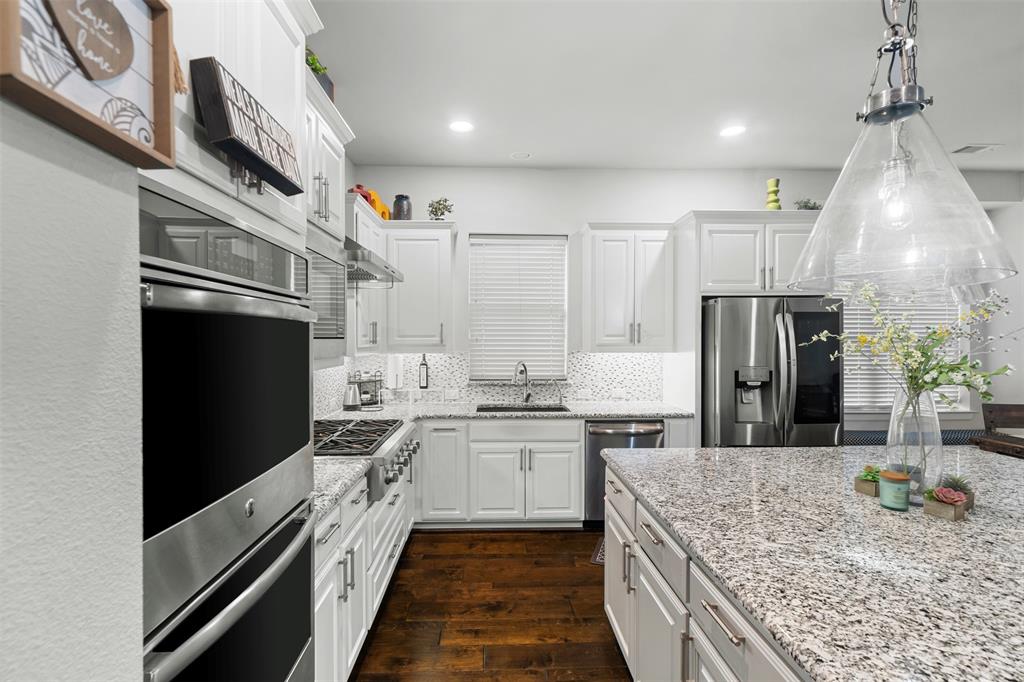 Arlington, Texas, 76005, United States, 4 Bedrooms Bedrooms, ,4 BathroomsBathrooms,Residential,For Sale,1890856