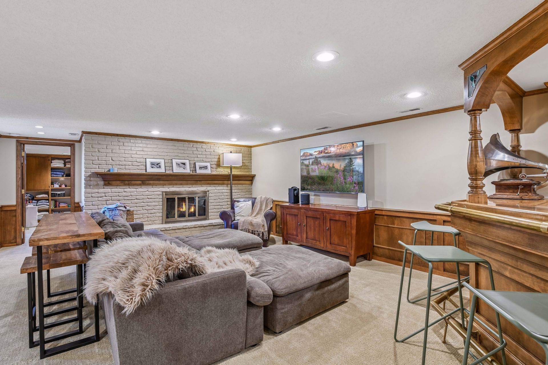  Elegant Home in Parkwood Knolls - 物件實景