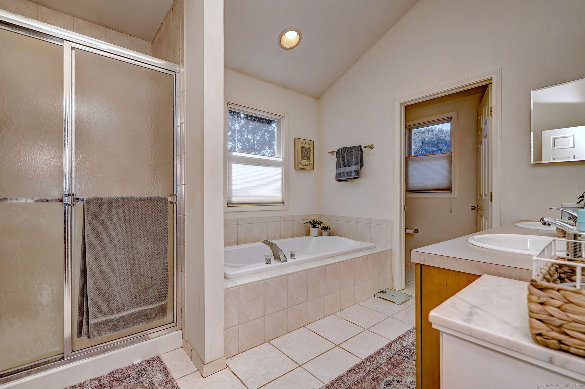 Milford, Connecticut, 06461, United States, 4 Bedrooms Bedrooms, ,3 BathroomsBathrooms,Residential,For Sale,1926096