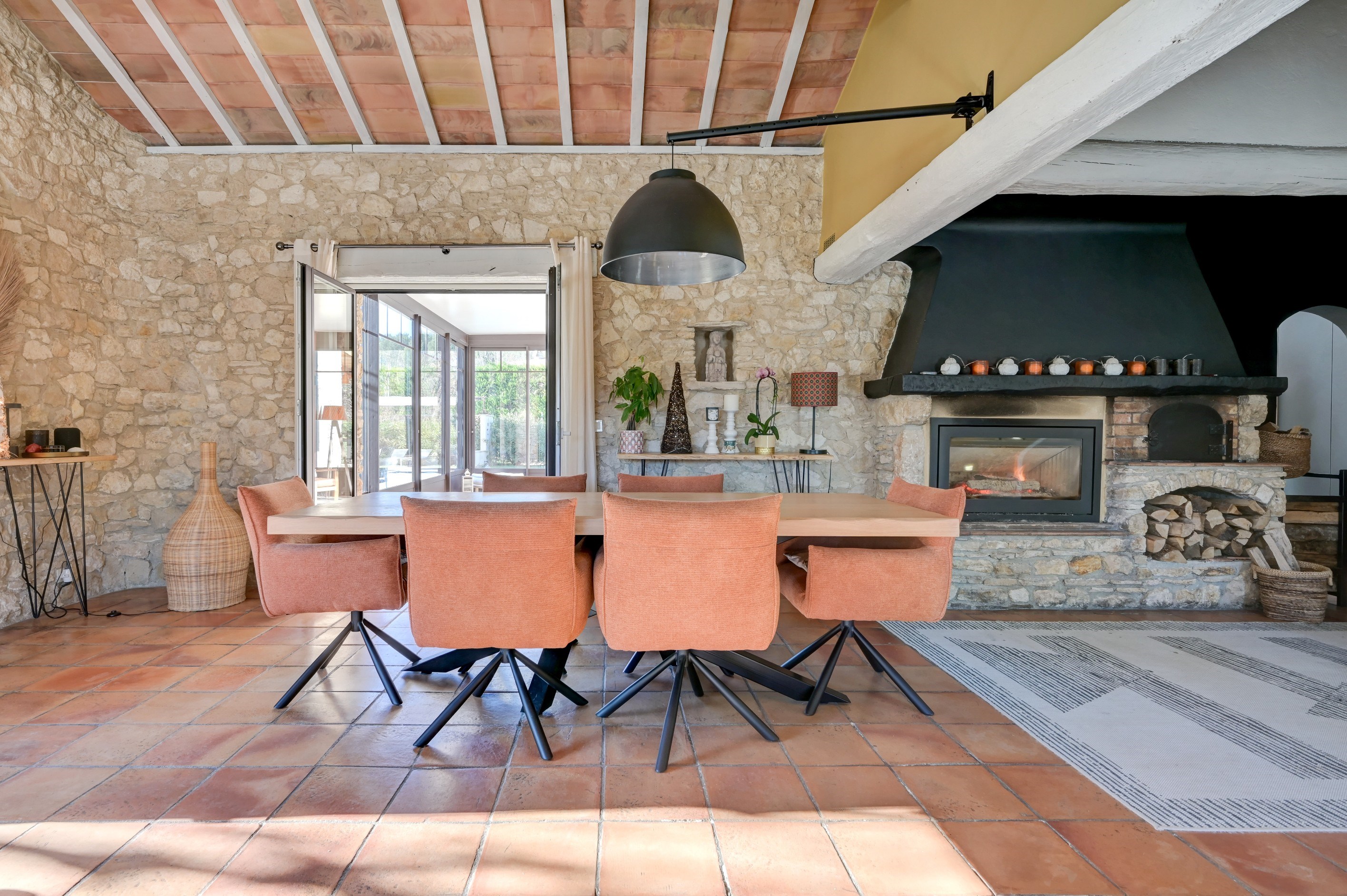 200 sqm Family Home on 6,256 sqm of Land – Close to Aix-en-Provence - 物件實景