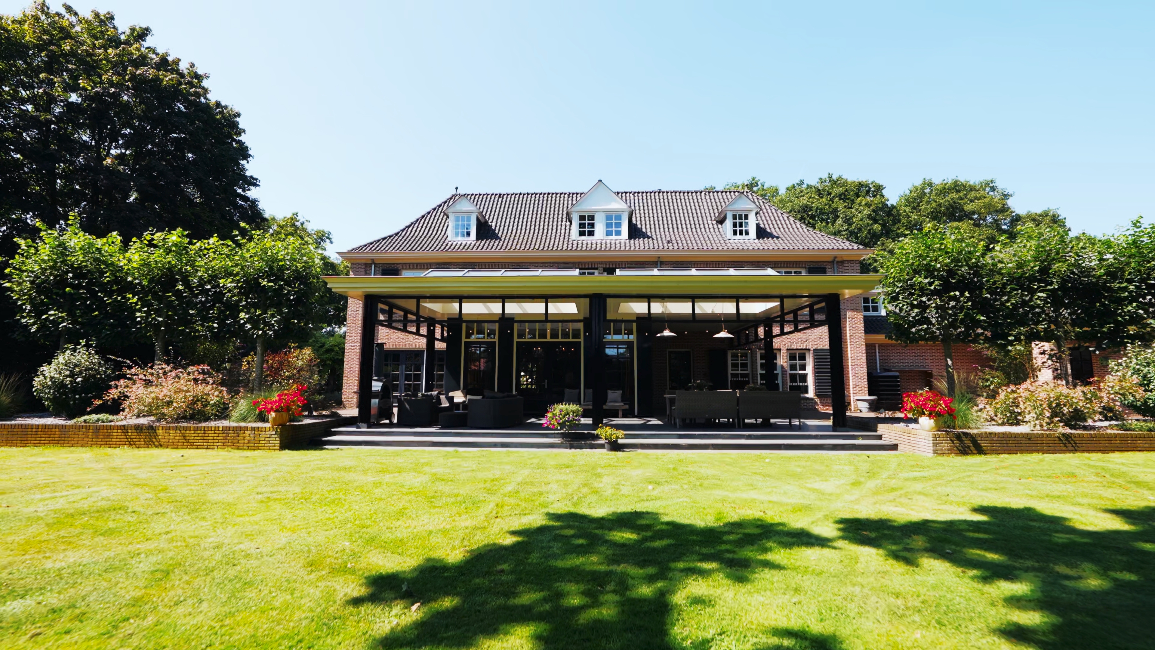  Stately elegance with a contemporary soul – a unique family residence - 物件實景