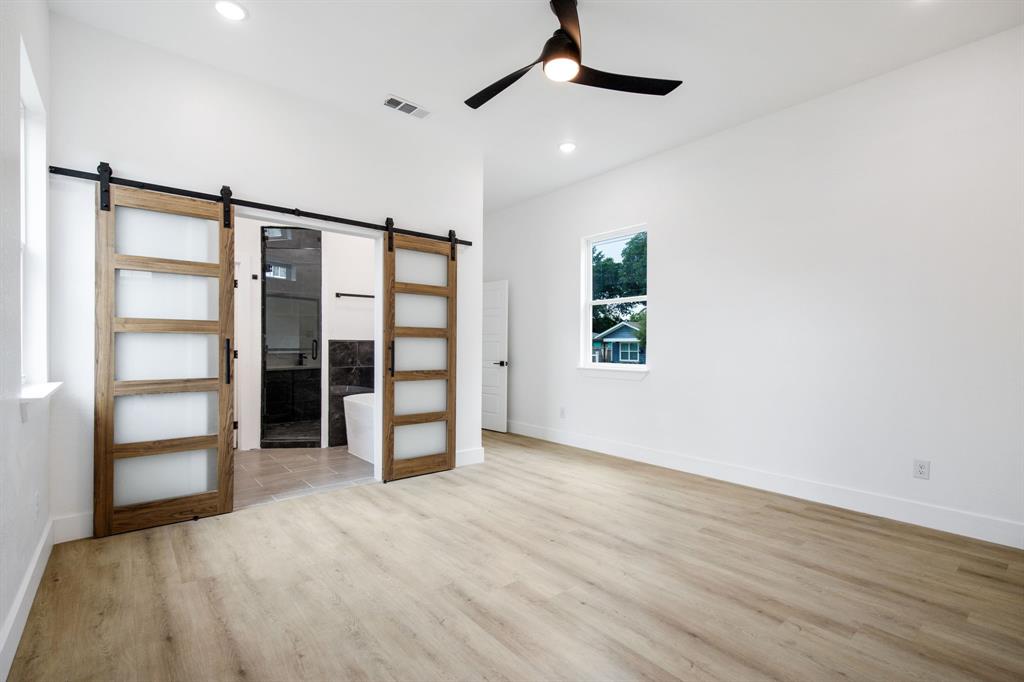 Dallas, Texas, 75212, United States, 4 Bedrooms Bedrooms, ,3 BathroomsBathrooms,Residential,For Sale,1892939