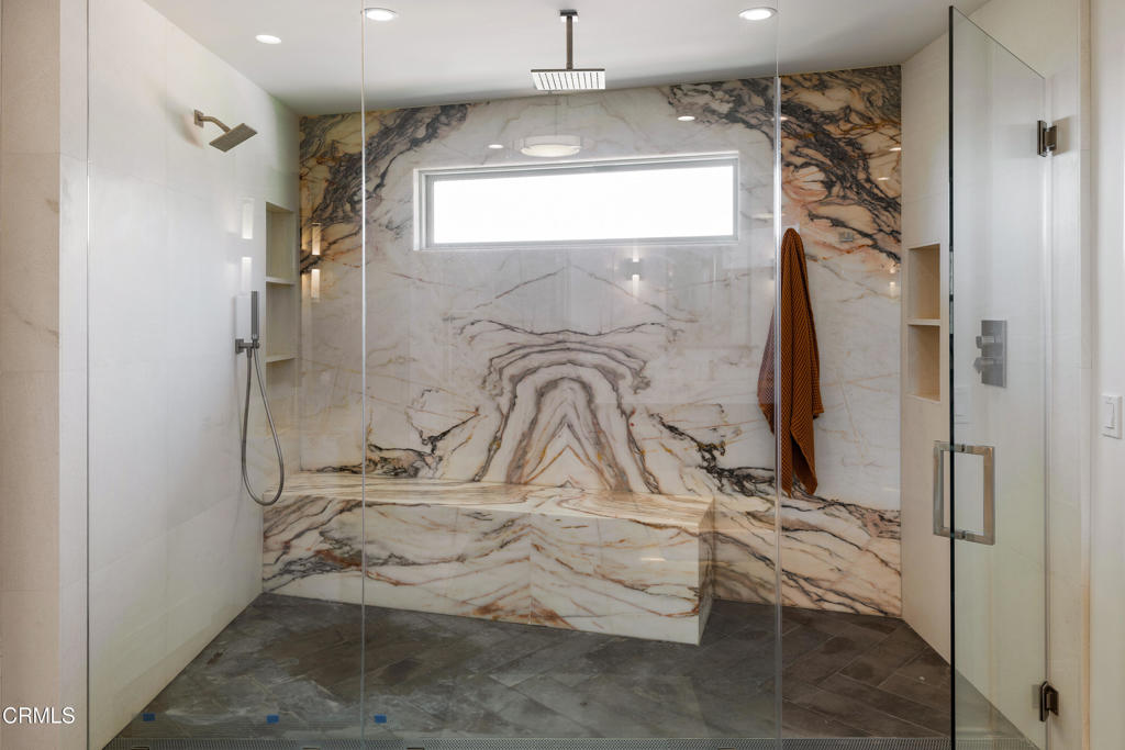 Altadena, California, 91001, United States, 5 Bedrooms Bedrooms, ,6 BathroomsBathrooms,Residential,For Sale,1989048