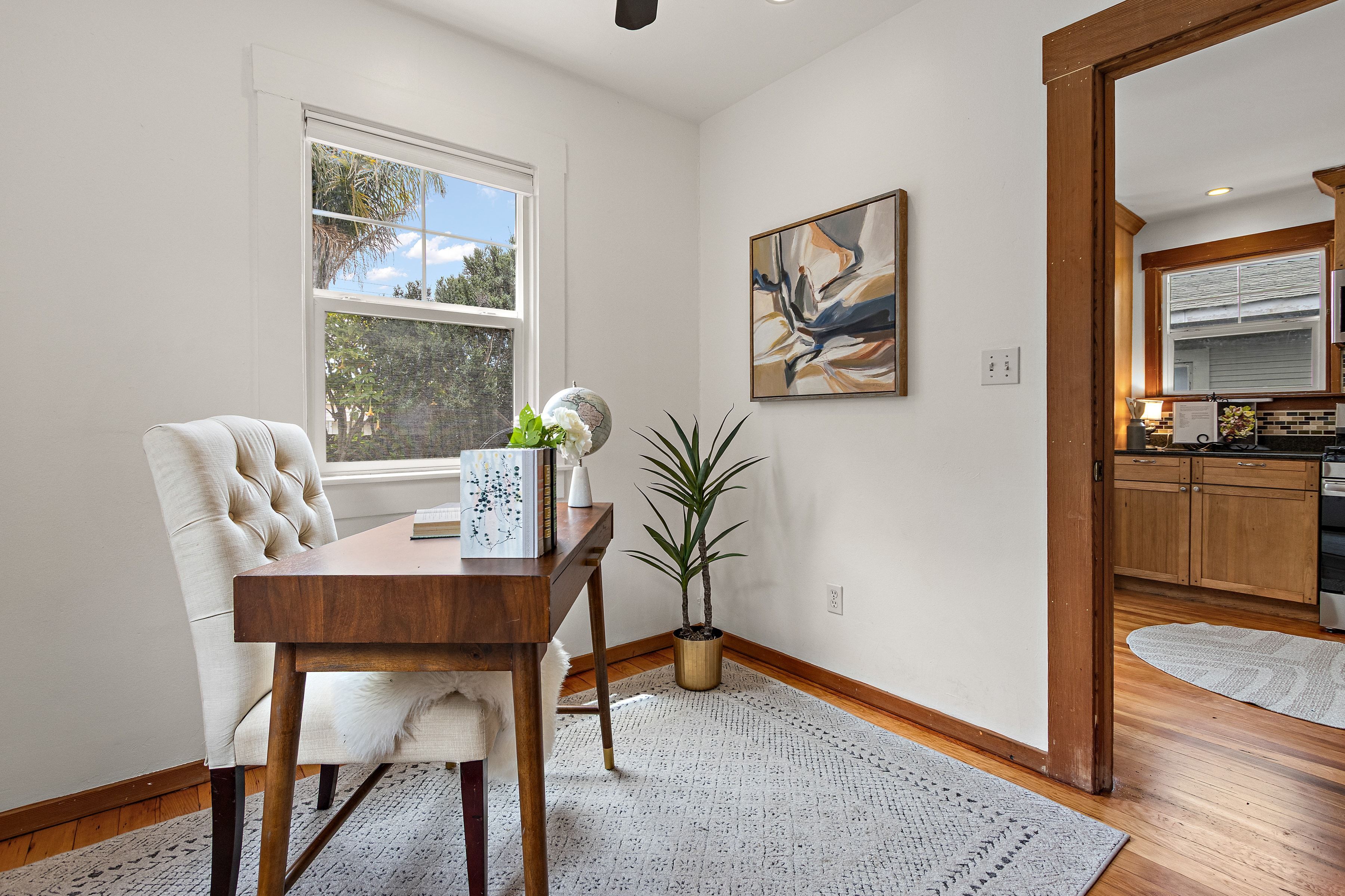  A Storybook North Oakland Cottage Offering Charm, Character, and Potential - 物件實景