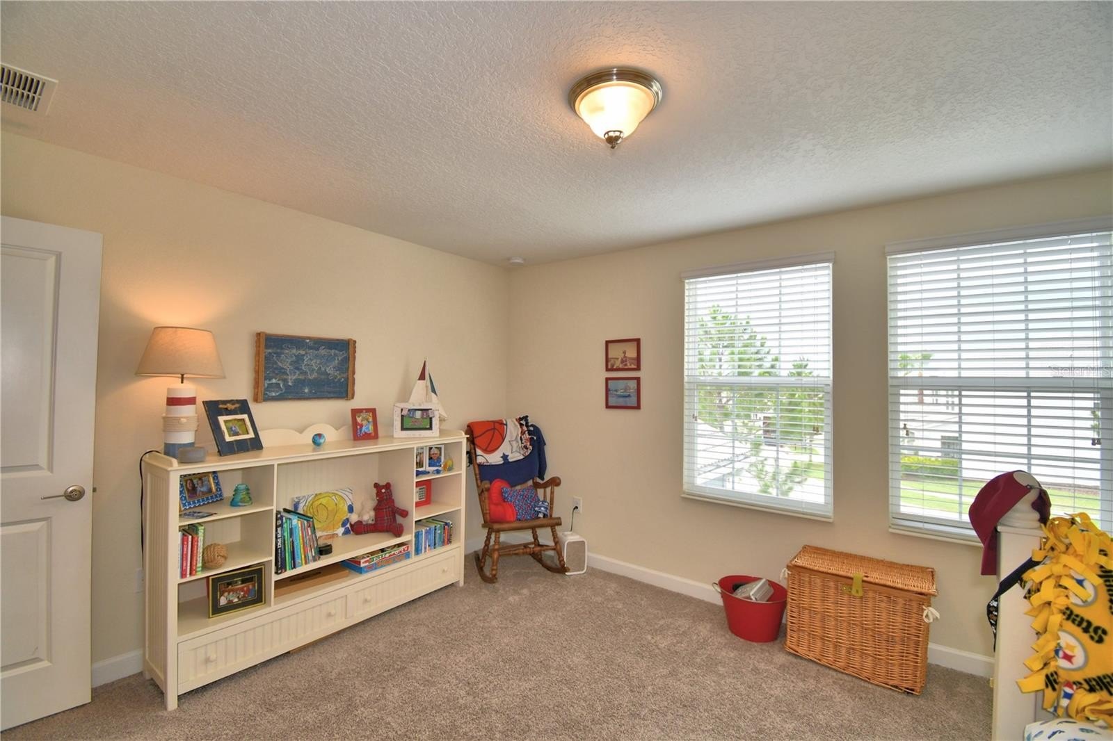 DAVENPORT, Florida, 33896, United States, 5 Bedrooms Bedrooms, ,3 BathroomsBathrooms,Residential,For Sale,1878806