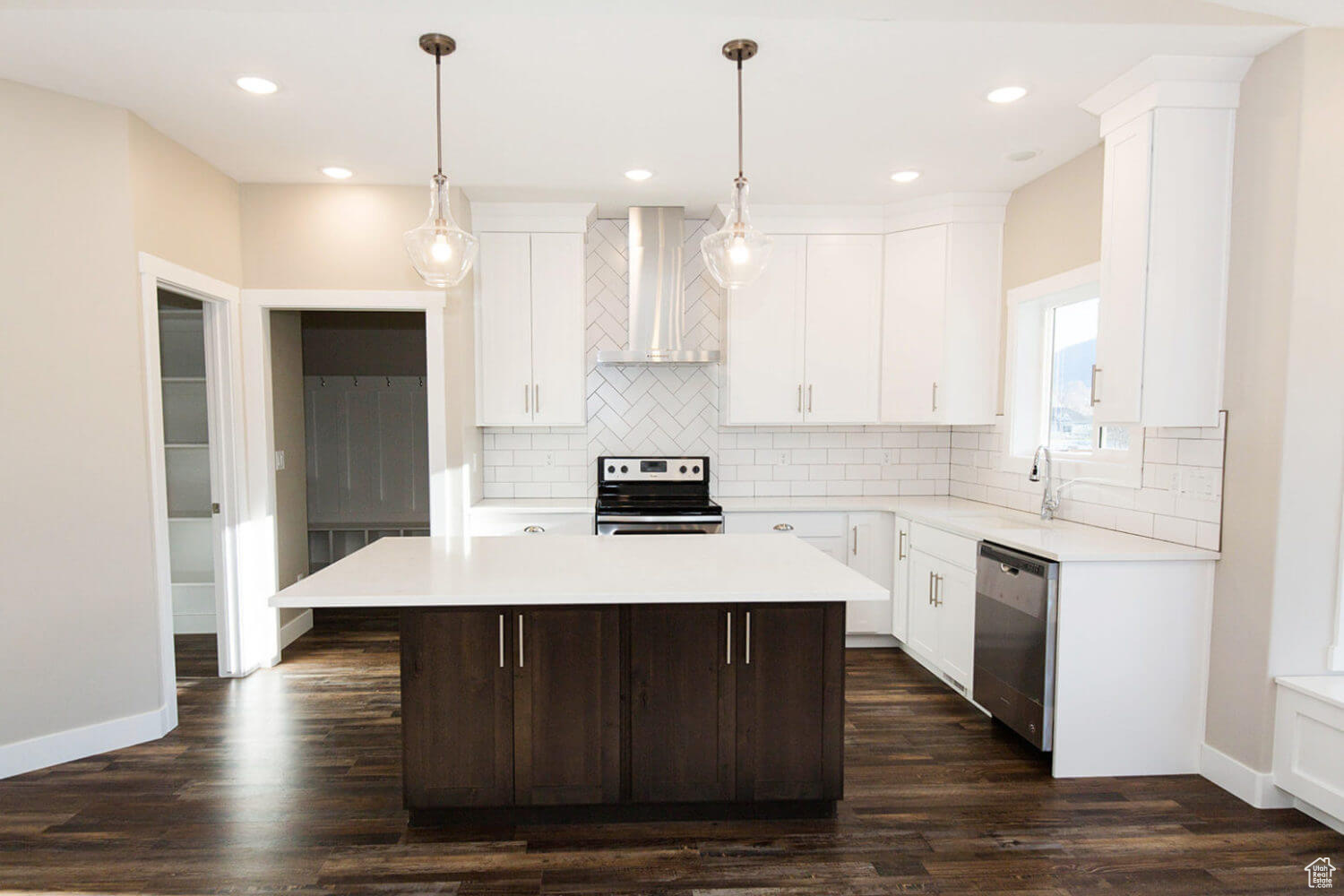 North Logan, Utah, 84321, United States, 3 Bedrooms Bedrooms, ,2 BathroomsBathrooms,Residential,For Sale,1976066