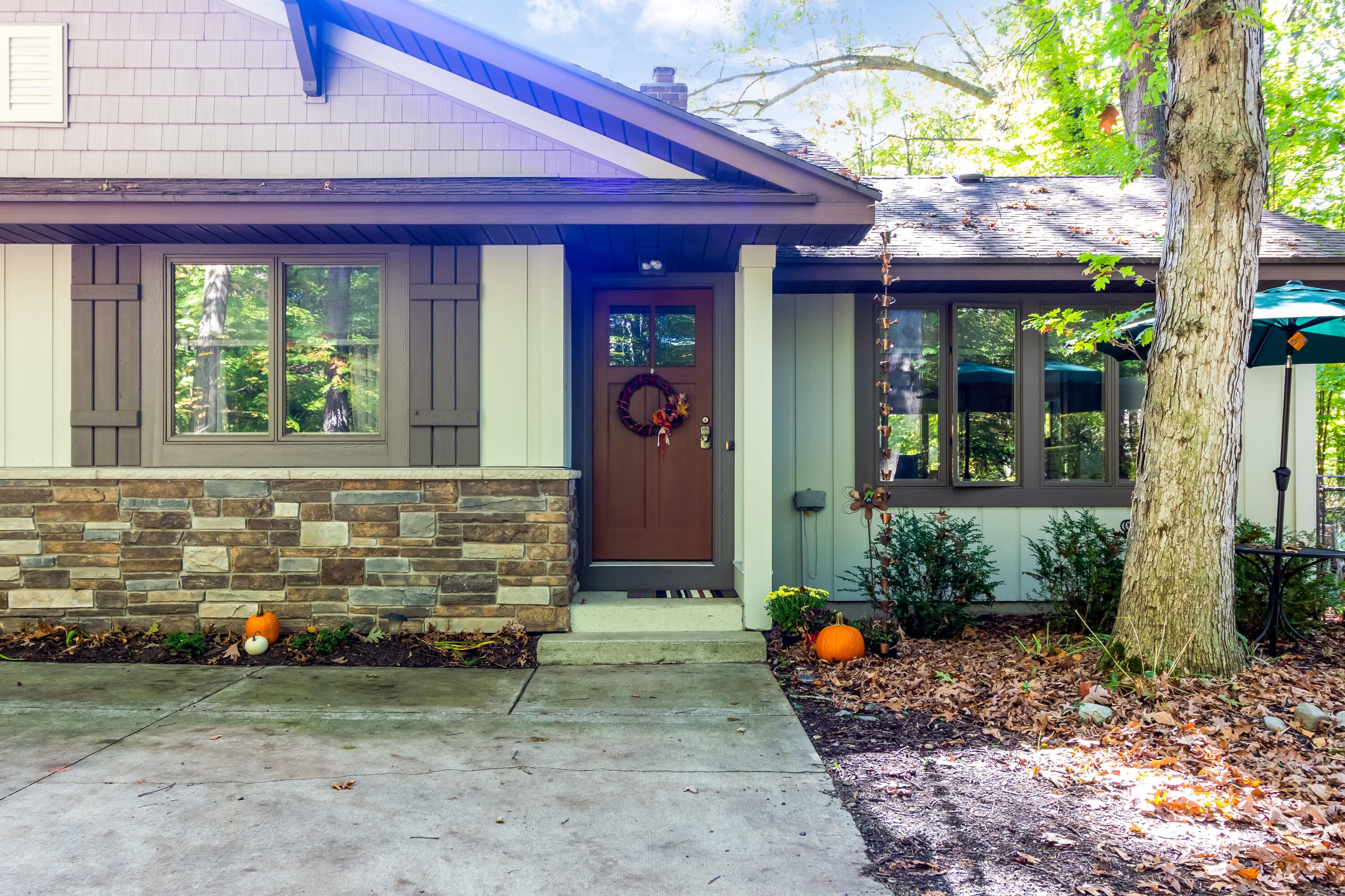 Fennville, Michigan, 49408, United States, 3 Bedrooms Bedrooms, ,3 BathroomsBathrooms,Residential,For Sale,1974475