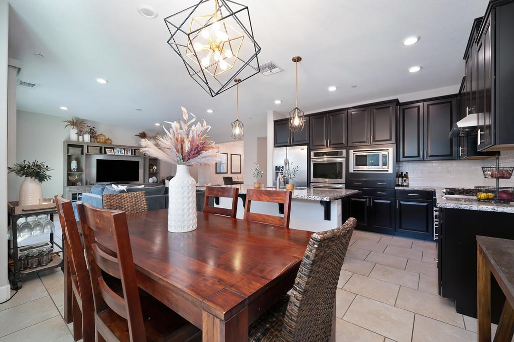 Woodland, California, 95776, United States, 3 Bedrooms Bedrooms, ,2 BathroomsBathrooms,Residential,For Sale,1989380