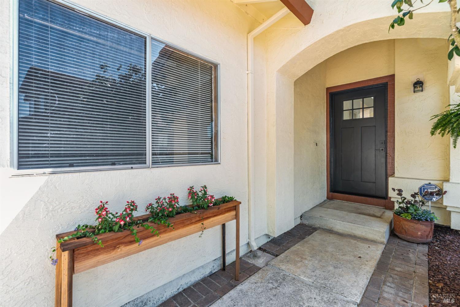 Vallejo, California, 94589, United States, 4 Bedrooms Bedrooms, ,3 BathroomsBathrooms,Residential,For Sale,1934272