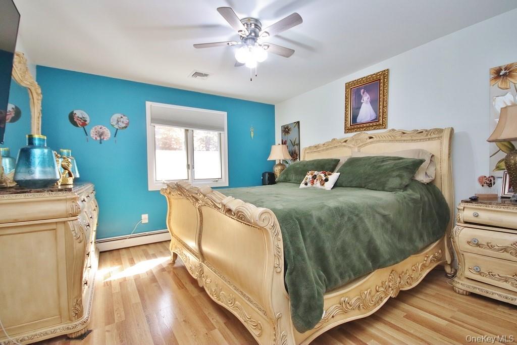 Chester, New York, 10918, United States, 4 Bedrooms Bedrooms, ,4 BathroomsBathrooms,Residential,For Sale,1979405