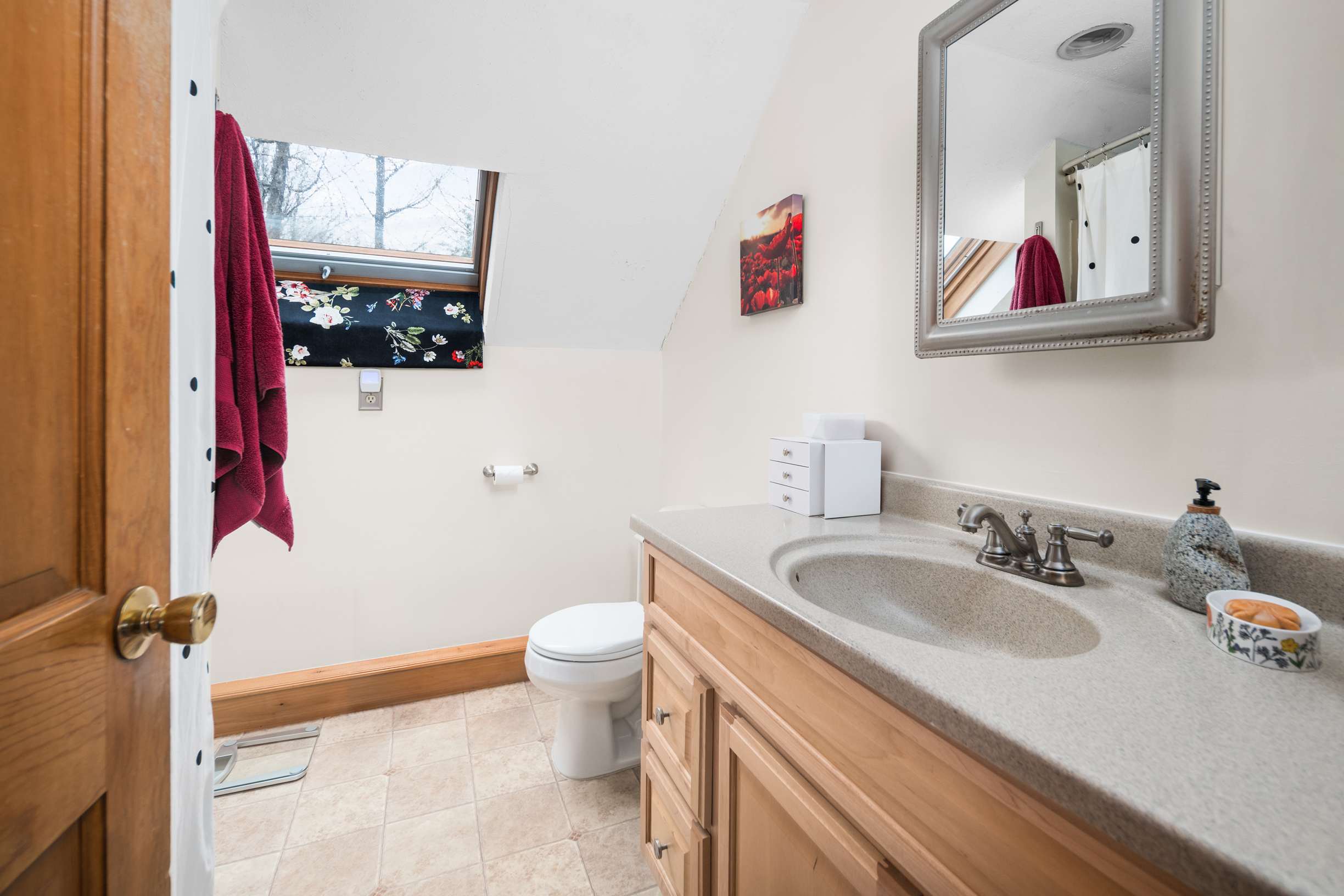  Grand New Englander with 2 Bedroom Apartment in York Village - 物件實景