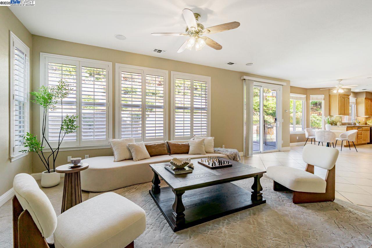 Concord, California, 94521, United States, 5 Bedrooms Bedrooms, ,3 BathroomsBathrooms,Residential,For Sale,1989306