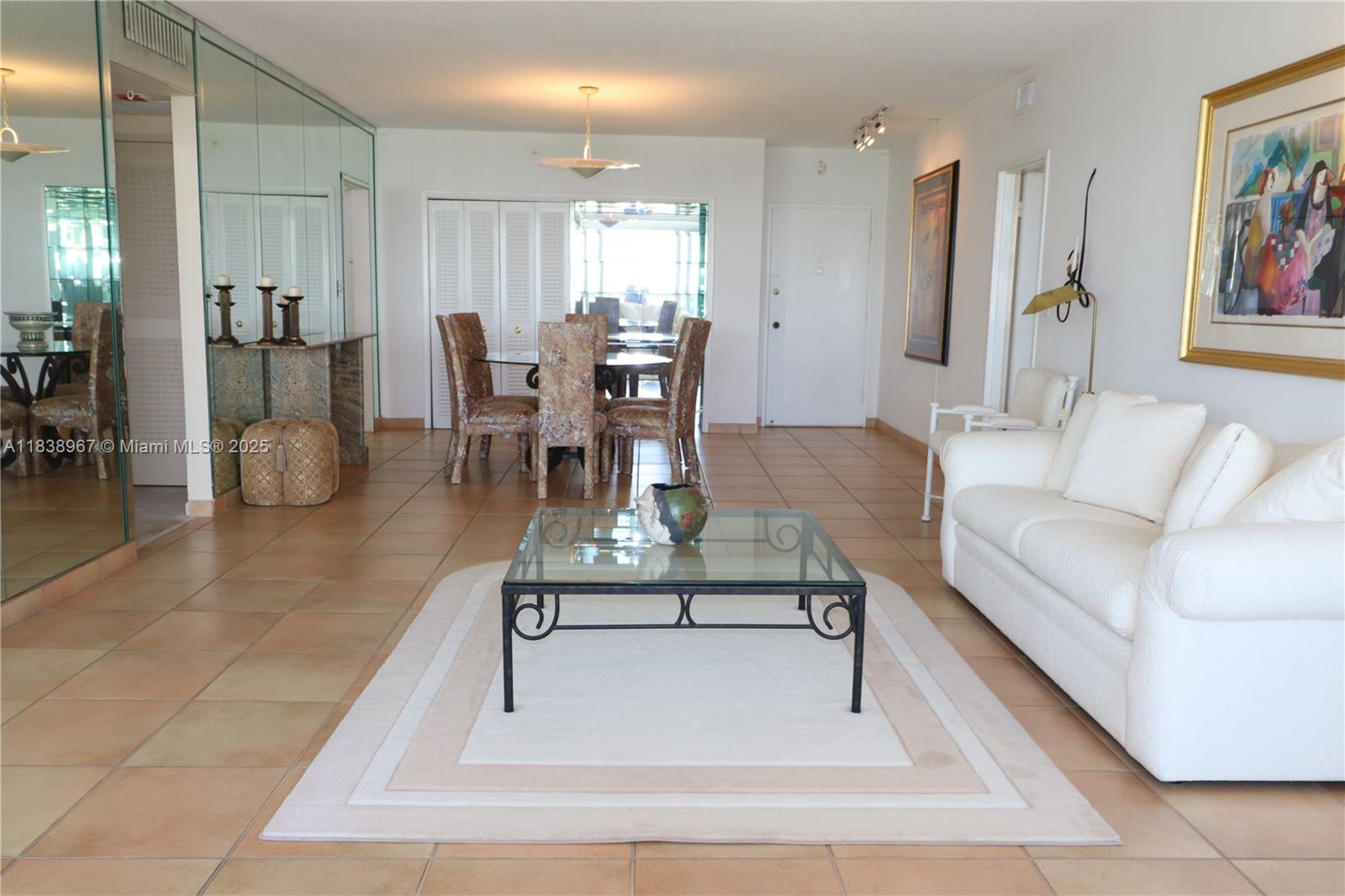 Miami Beach, Florida, 33140, United States, 2 Bedrooms Bedrooms, ,2 BathroomsBathrooms,Residential,For Sale,1890923