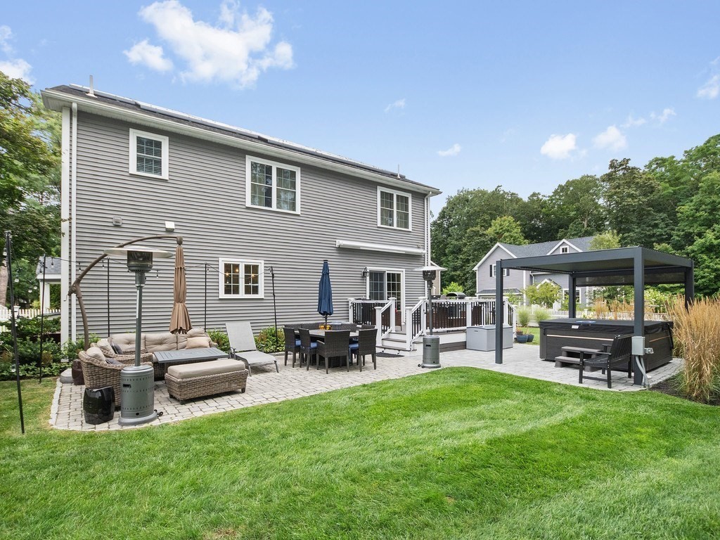 Waltham, Massachusetts, 02451, United States, 4 Bedrooms Bedrooms, ,5 BathroomsBathrooms,Residential,For Sale,1940187