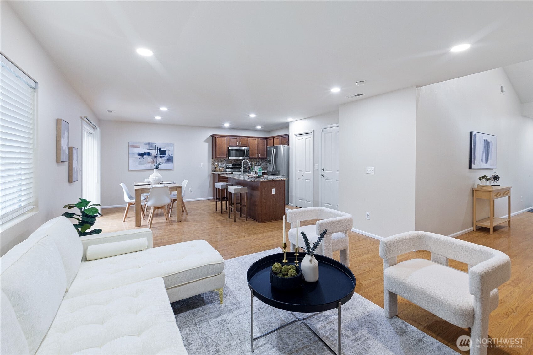 Kent, Washington, 98042, United States, 4 Bedrooms Bedrooms, ,3 BathroomsBathrooms,Residential,For Sale,1987043