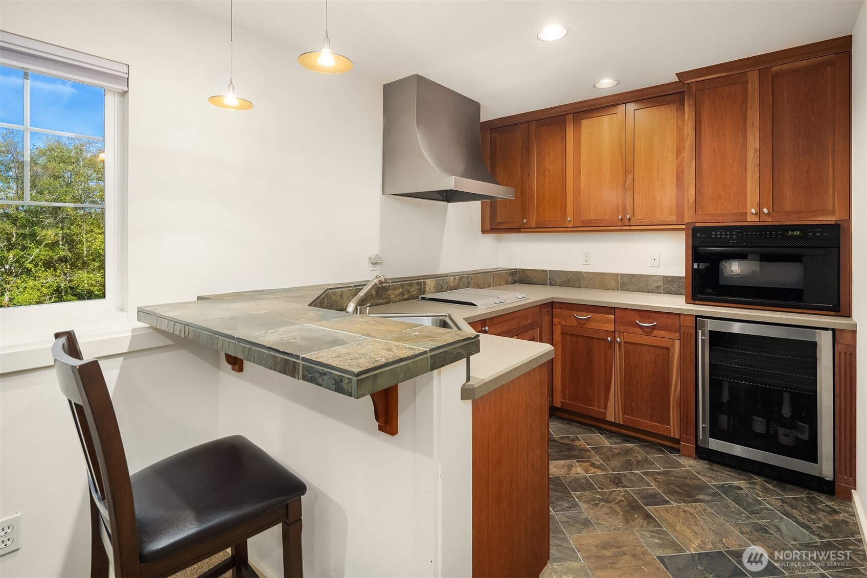 Woodinville, Washington, 98072, United States, 3 Bedrooms Bedrooms, ,3 BathroomsBathrooms,Residential,For Sale,1948007