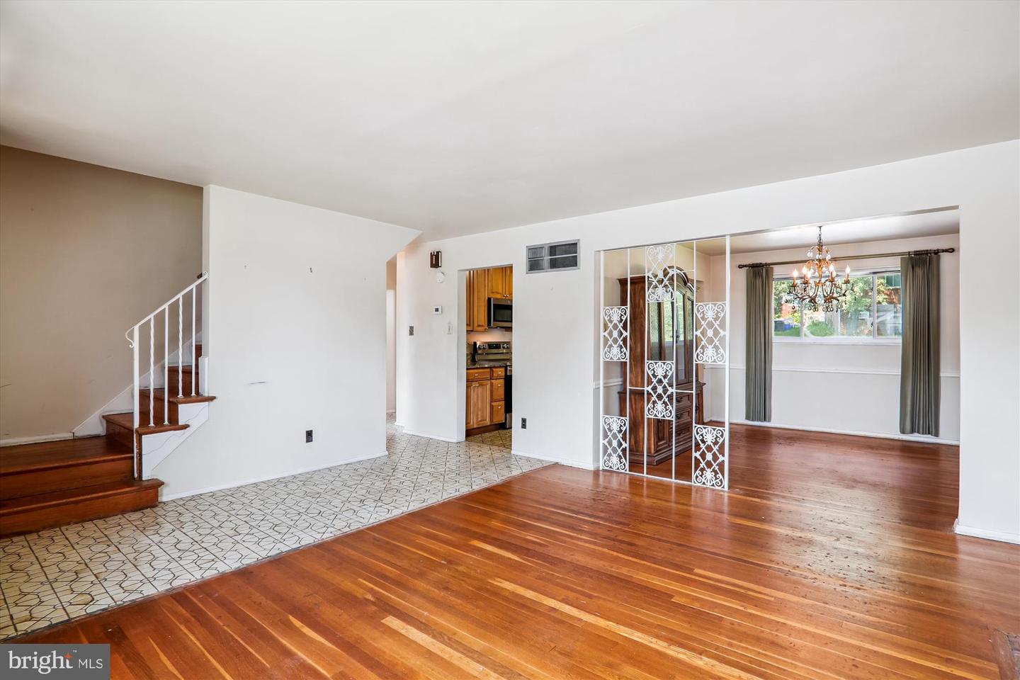 Silver Spring, Maryland, 20903, United States, 4 Bedrooms Bedrooms, ,2 BathroomsBathrooms,Residential,For Sale,1919736