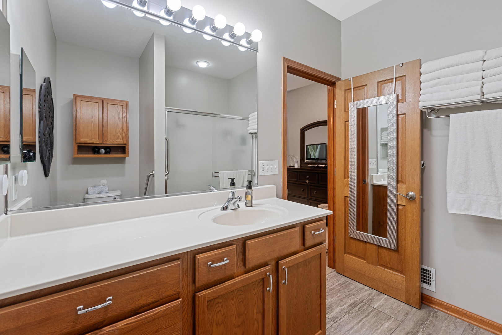 McHenry, Illinois, 60051, United States, 5 Bedrooms Bedrooms, ,5 BathroomsBathrooms,Residential,For Sale,1912469