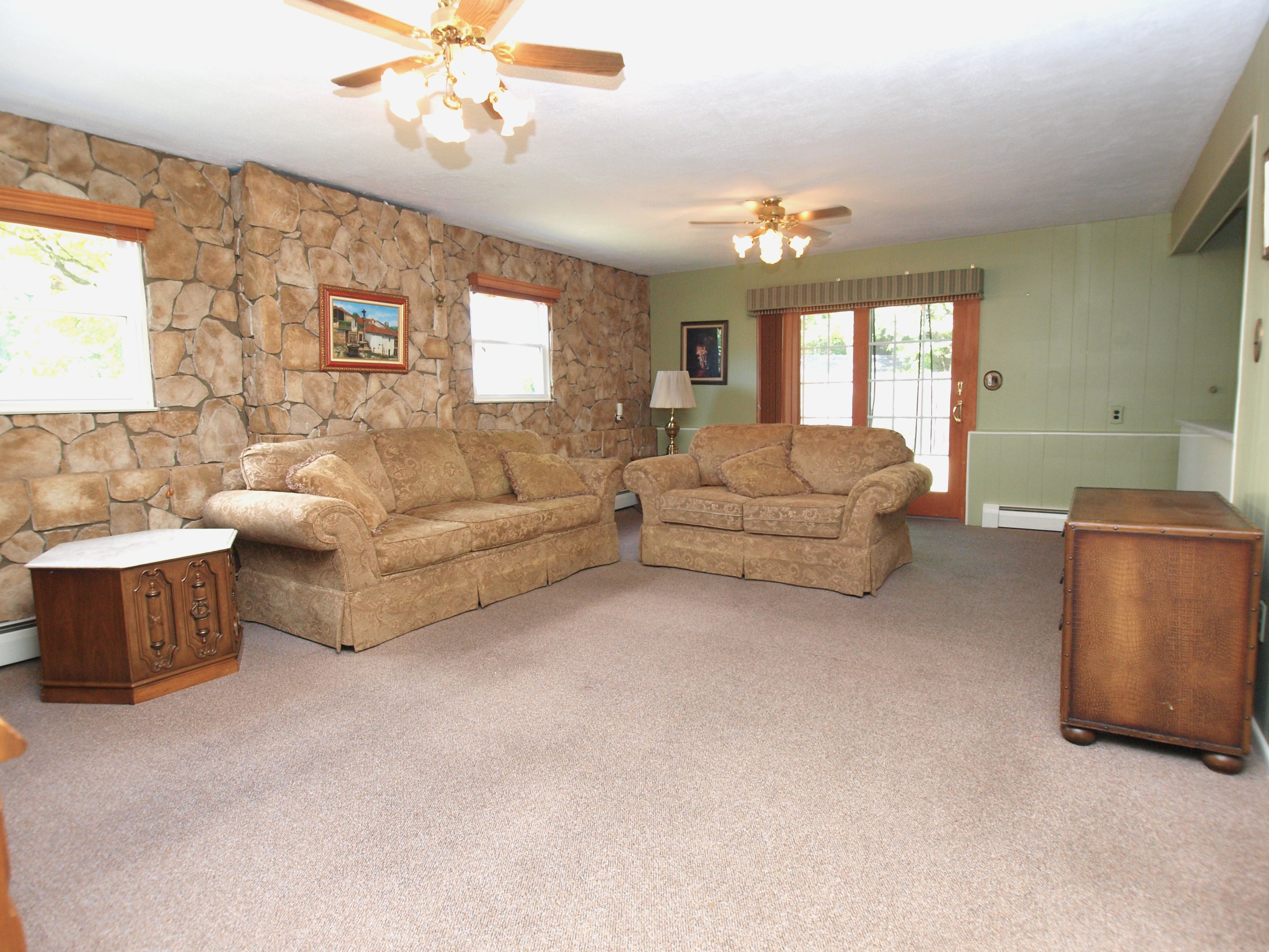 Pompton Plains, New Jersey, 07444, United States, 3 Bedrooms Bedrooms, ,2 BathroomsBathrooms,Residential,For Sale,1937203