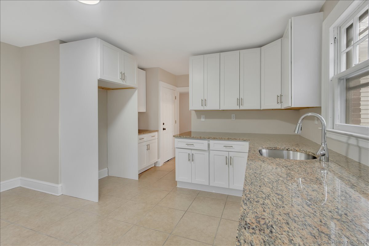 Wethersfield, Connecticut, 06109, United States, 6 Bedrooms Bedrooms, ,3 BathroomsBathrooms,Residential,For Sale,2007833