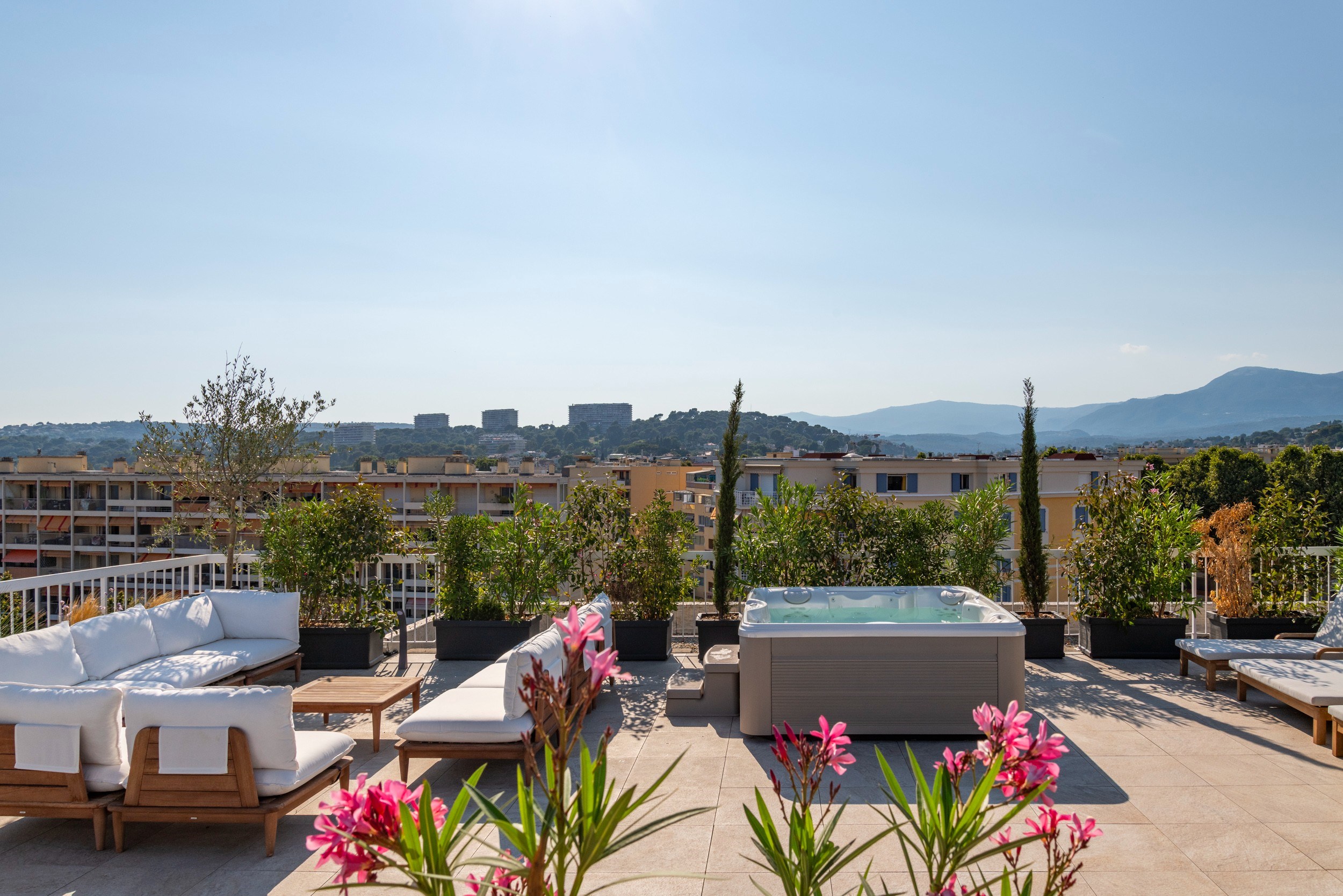  Exceptional top-floor apartment with panoramic sea views and private rooftop te… - 物件實景