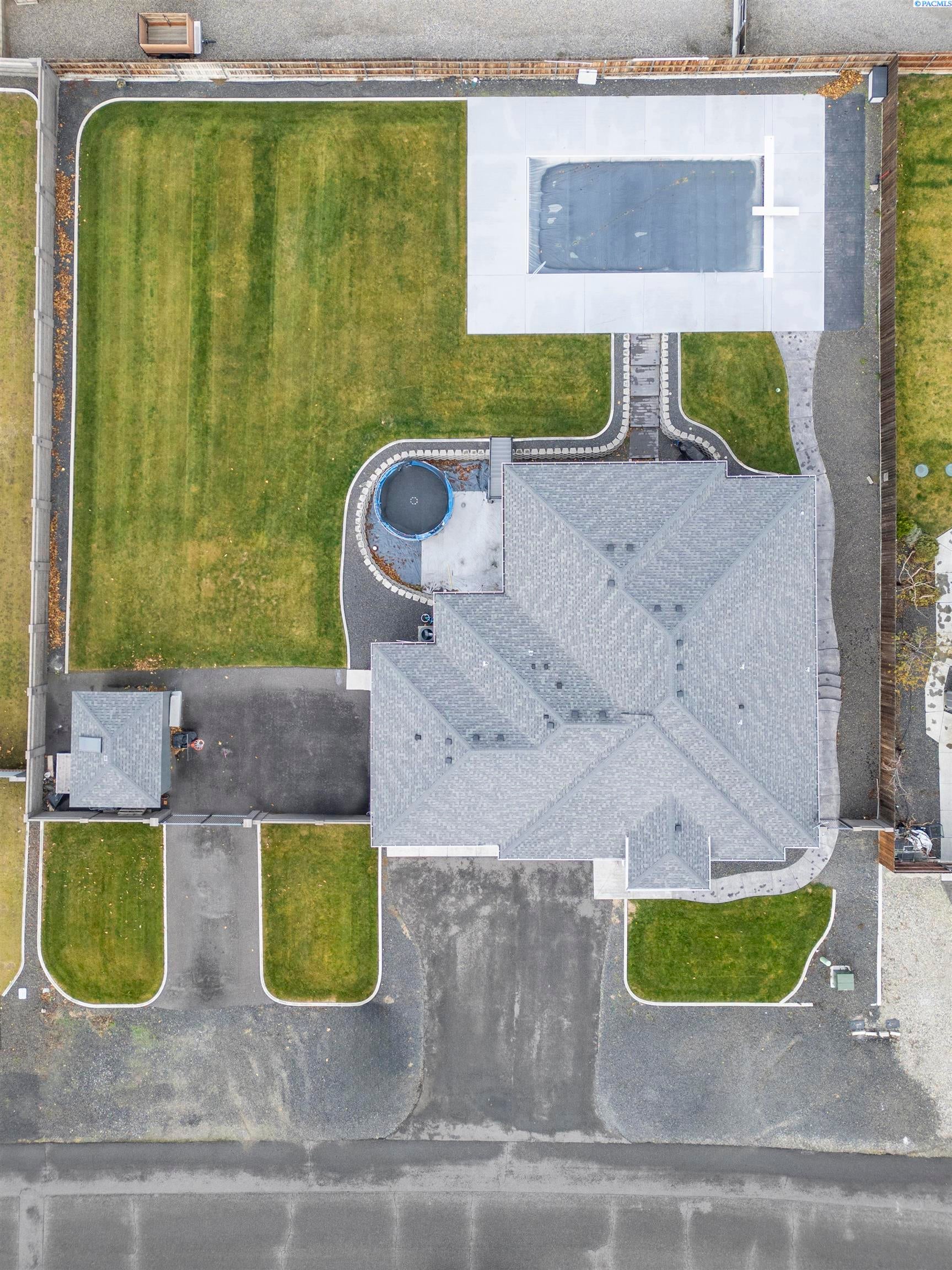 Pasco, Washington, 99301, United States, 6 Bedrooms Bedrooms, ,3 BathroomsBathrooms,Residential,For Sale,2005744