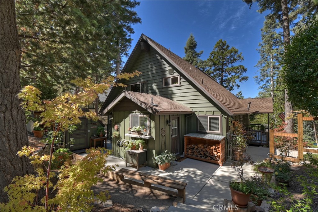 Lake Arrowhead, California, 92352, United States, 3 Bedrooms Bedrooms, ,1 BathroomBathrooms,Residential,For Sale,1988243