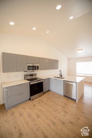 Provo, Utah, 84601, United States, 5 Bedrooms Bedrooms, ,3 BathroomsBathrooms,Residential,For Sale,1975017