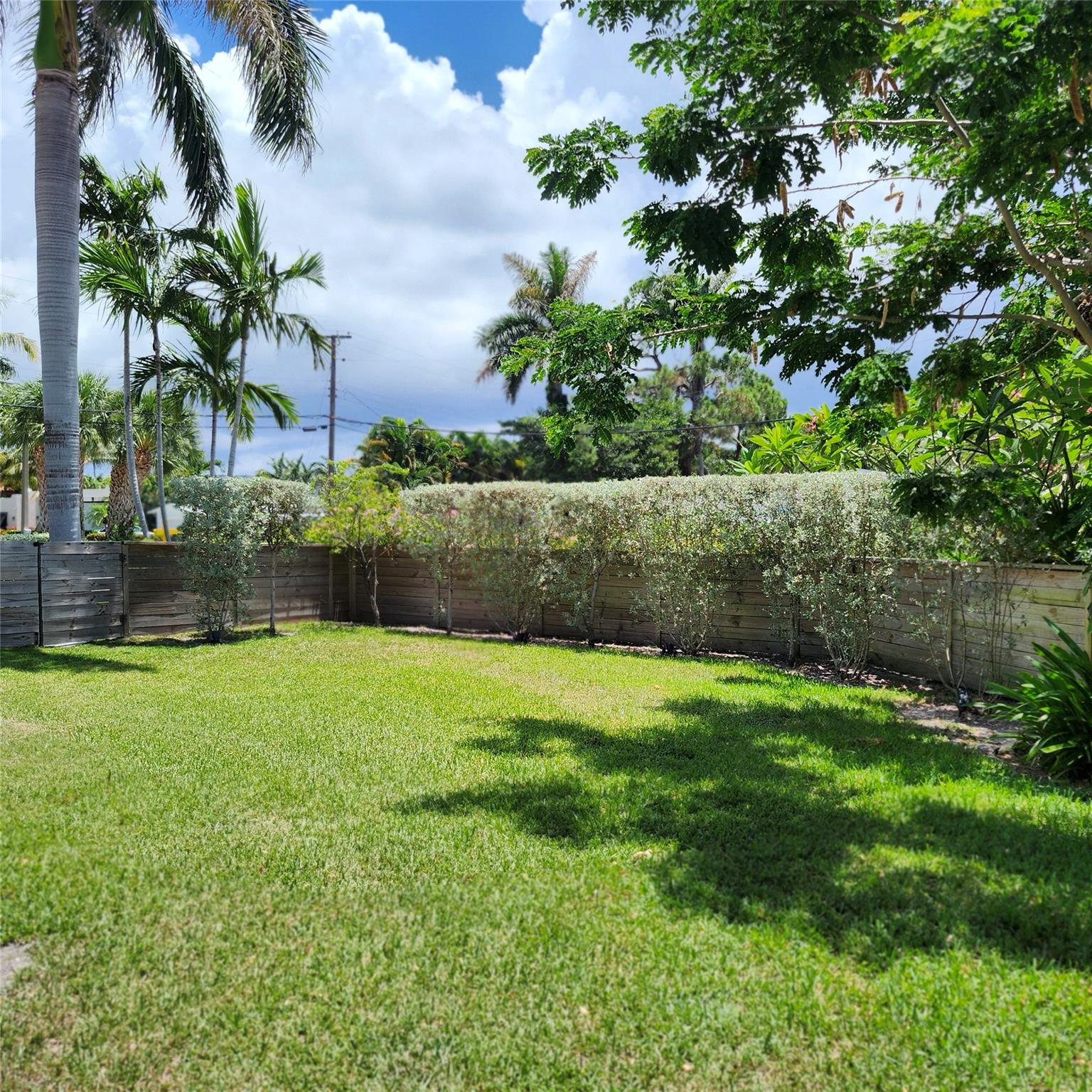 Lake Worth, Florida, 33460, United States, 2 Bedrooms Bedrooms, ,2 BathroomsBathrooms,Residential,For Sale,1942994