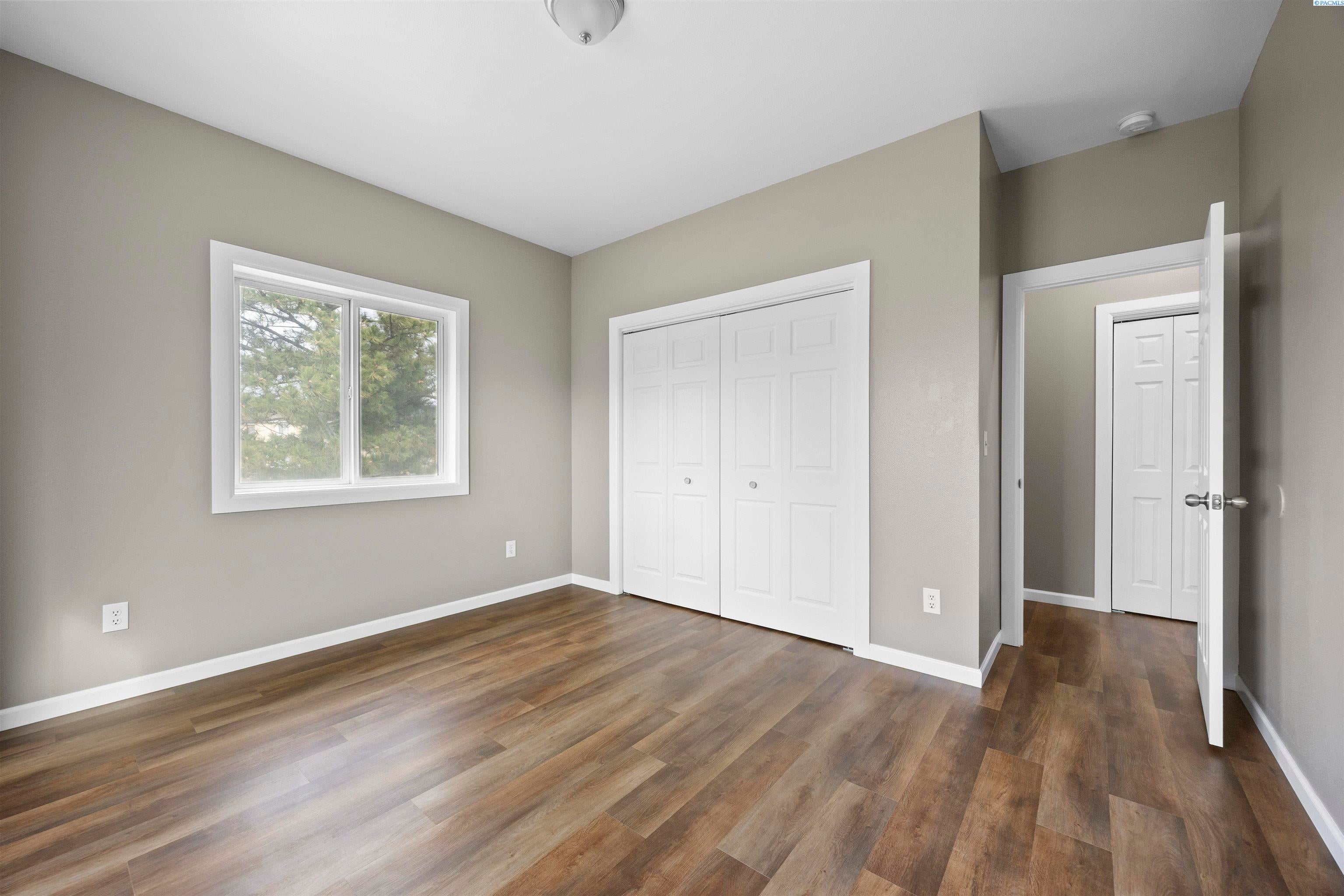 West Richland, Washington, 99353, United States, 5 Bedrooms Bedrooms, ,3 BathroomsBathrooms,Residential,For Sale,2020893