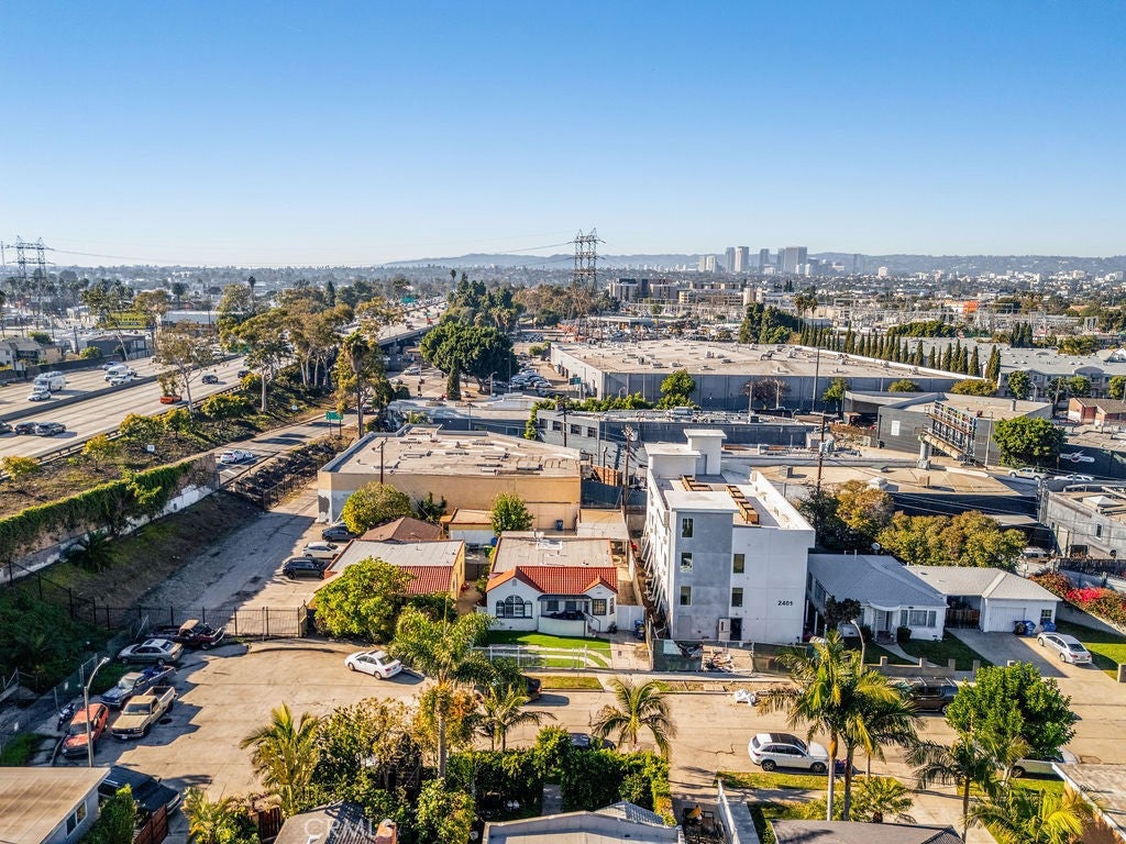 Los Angeles, California, 90016, United States, 3 Bedrooms Bedrooms, ,2 BathroomsBathrooms,Residential,For Sale,2005249