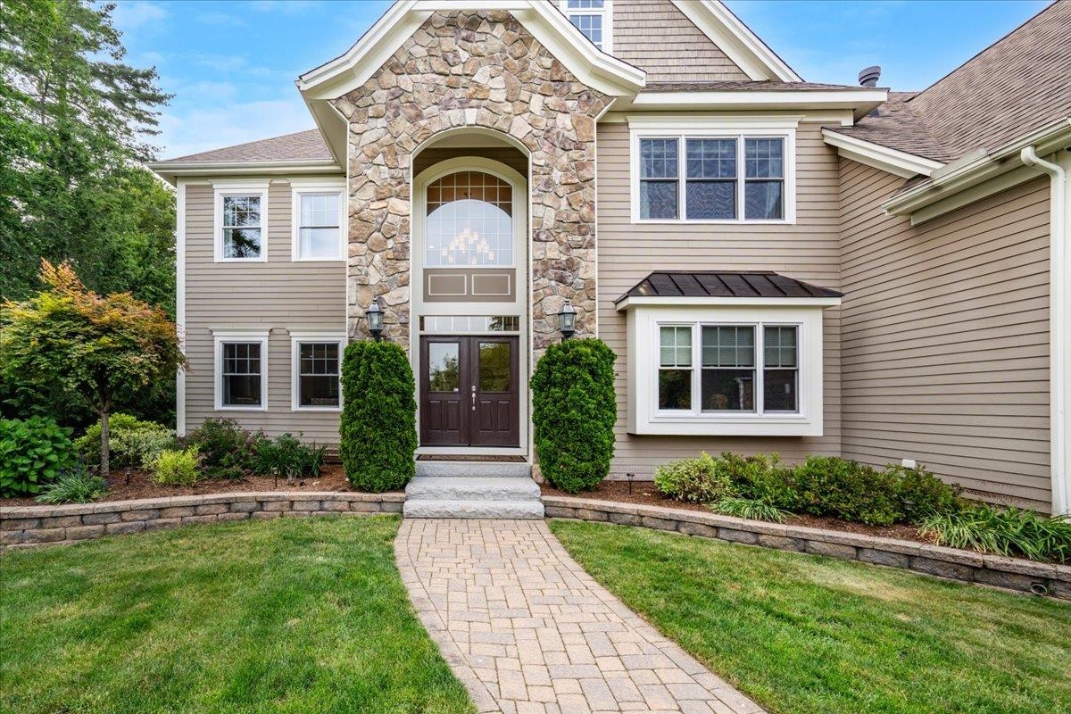 Bedford, New Hampshire, 03110, United States, 4 Bedrooms Bedrooms, ,5 BathroomsBathrooms,Residential,For Sale,1865787